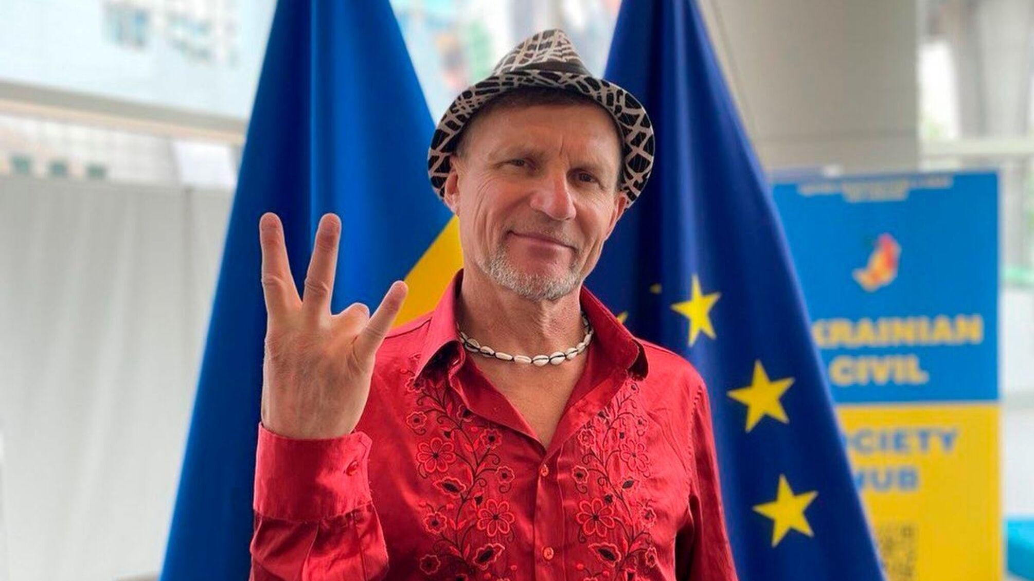 Олег Скрипка підтримав маріупольців зустрівшись з ними у Запоріжжі