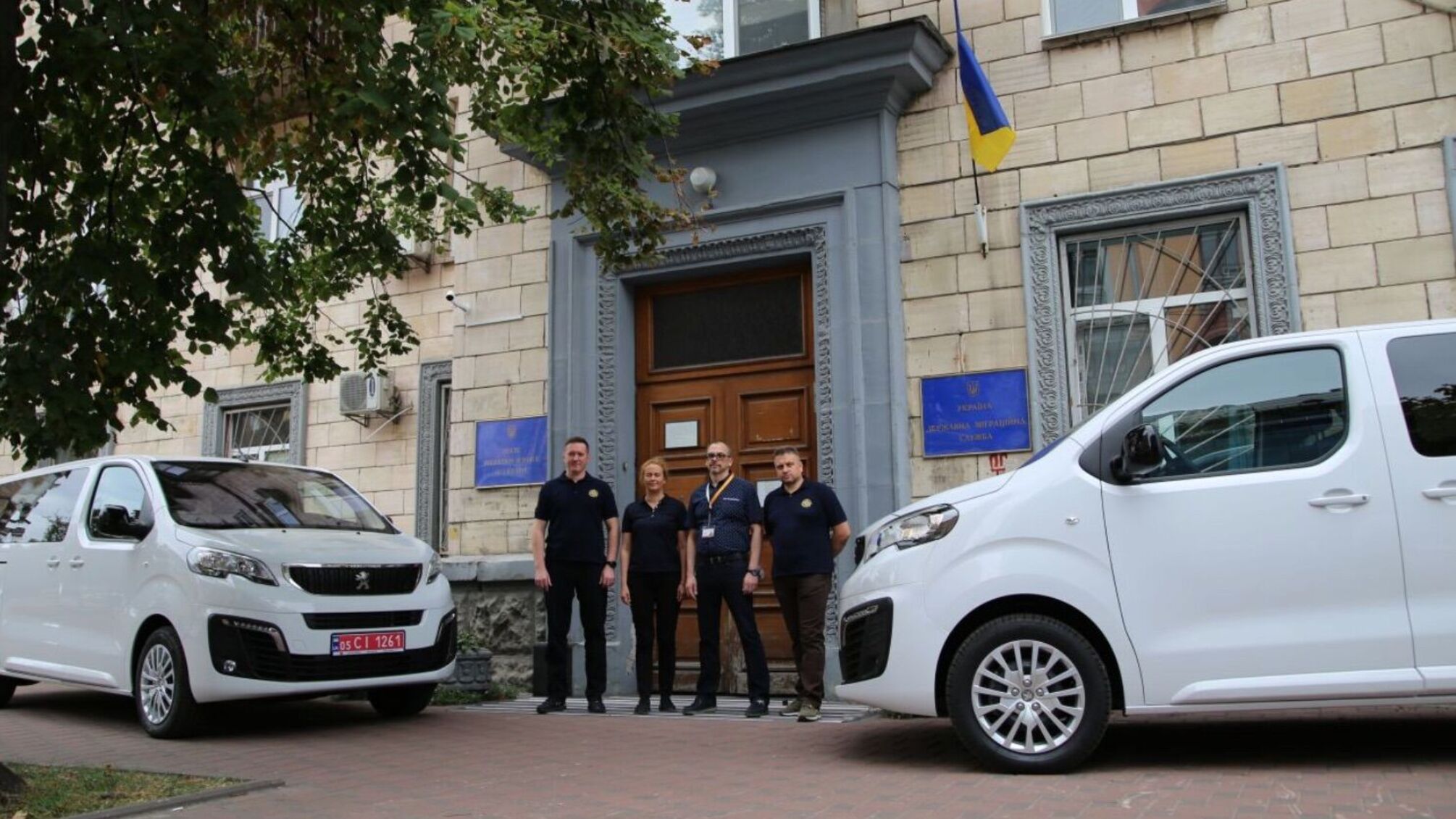 Допомога від міжнародних партнерів: ICMPD передав мікроавтобуси для ДМС України