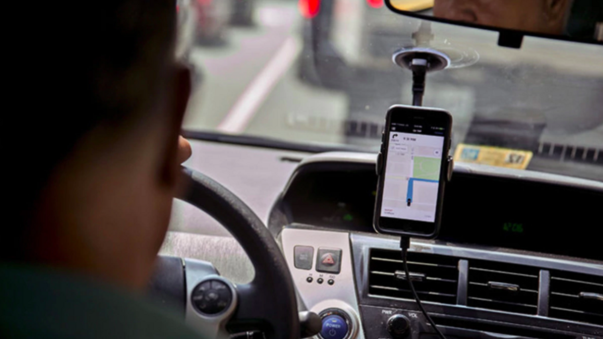 У Гданську нетверезий пасажир напав на українського водія Uber