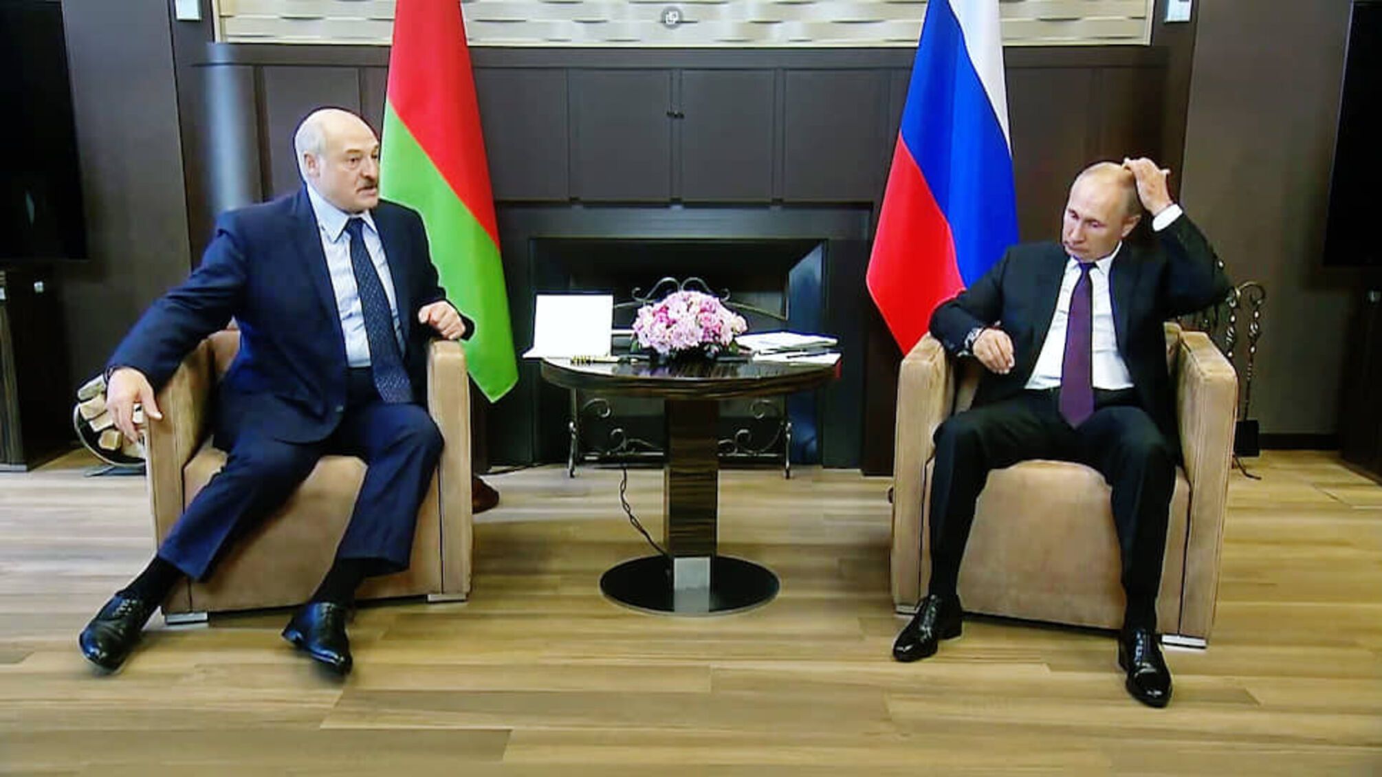 Лукашенко полетів до Путіна: яка мета