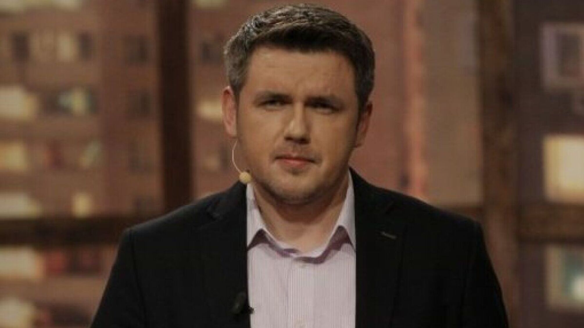 Ведучий 'Супермами' Карпачов оскандалився через допис про 'швейцарських школярів у памперсах'