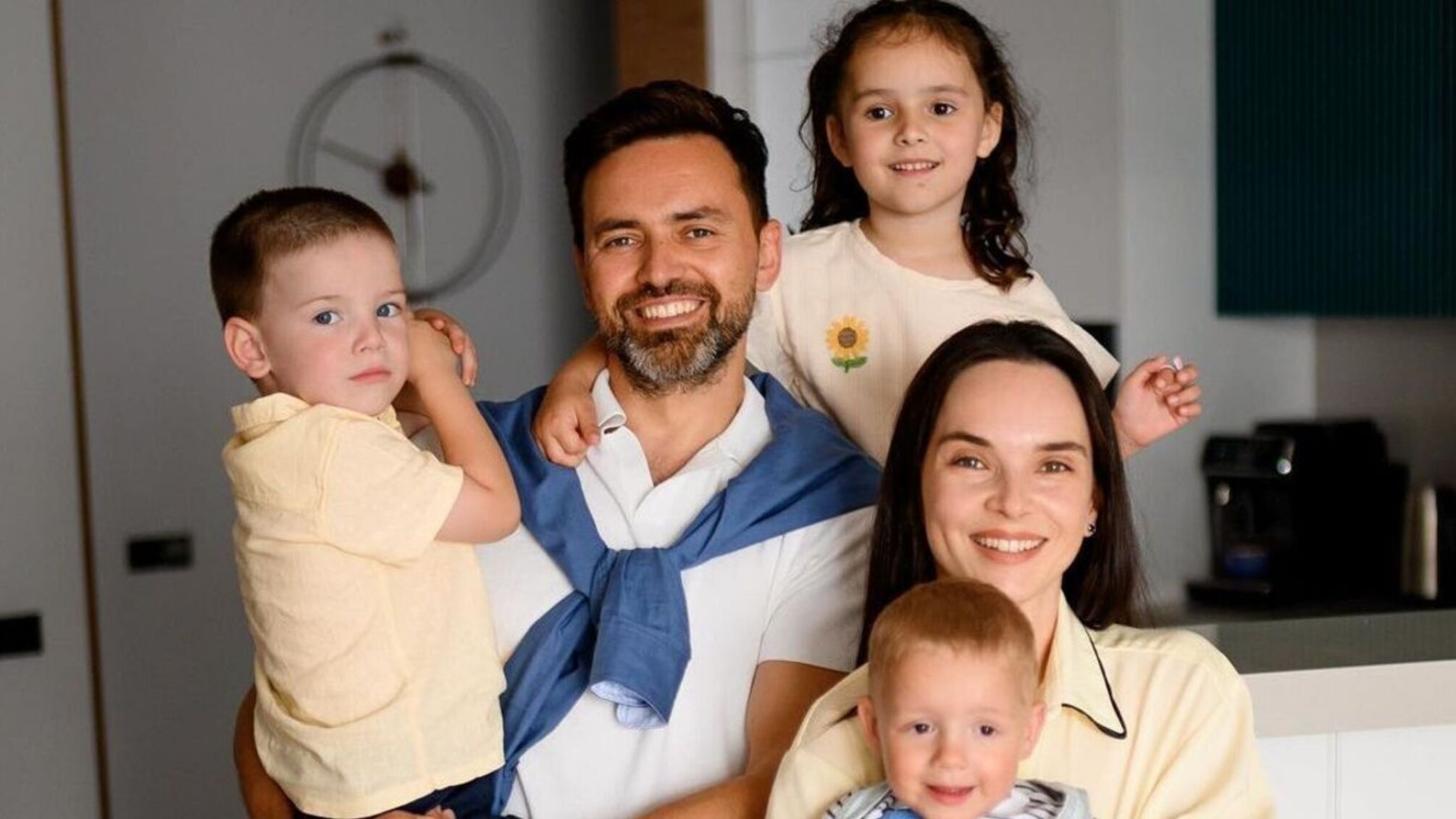 Будні багатодітного татуся: ведучий Тімур Мірошніченко показав дозвілля з дітьми 