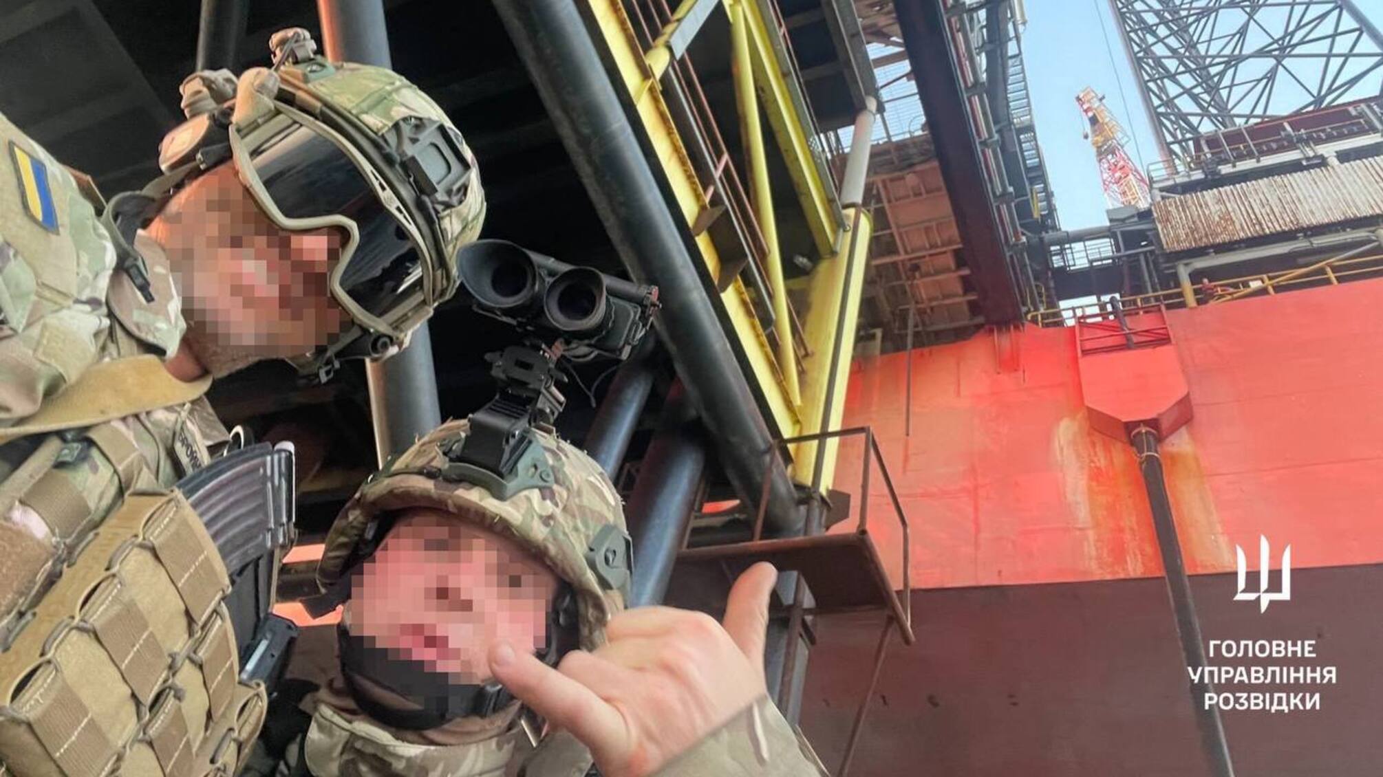Провів 14 годин у відкритому морі: у ГУР МО показали кадри порятунку розвідника