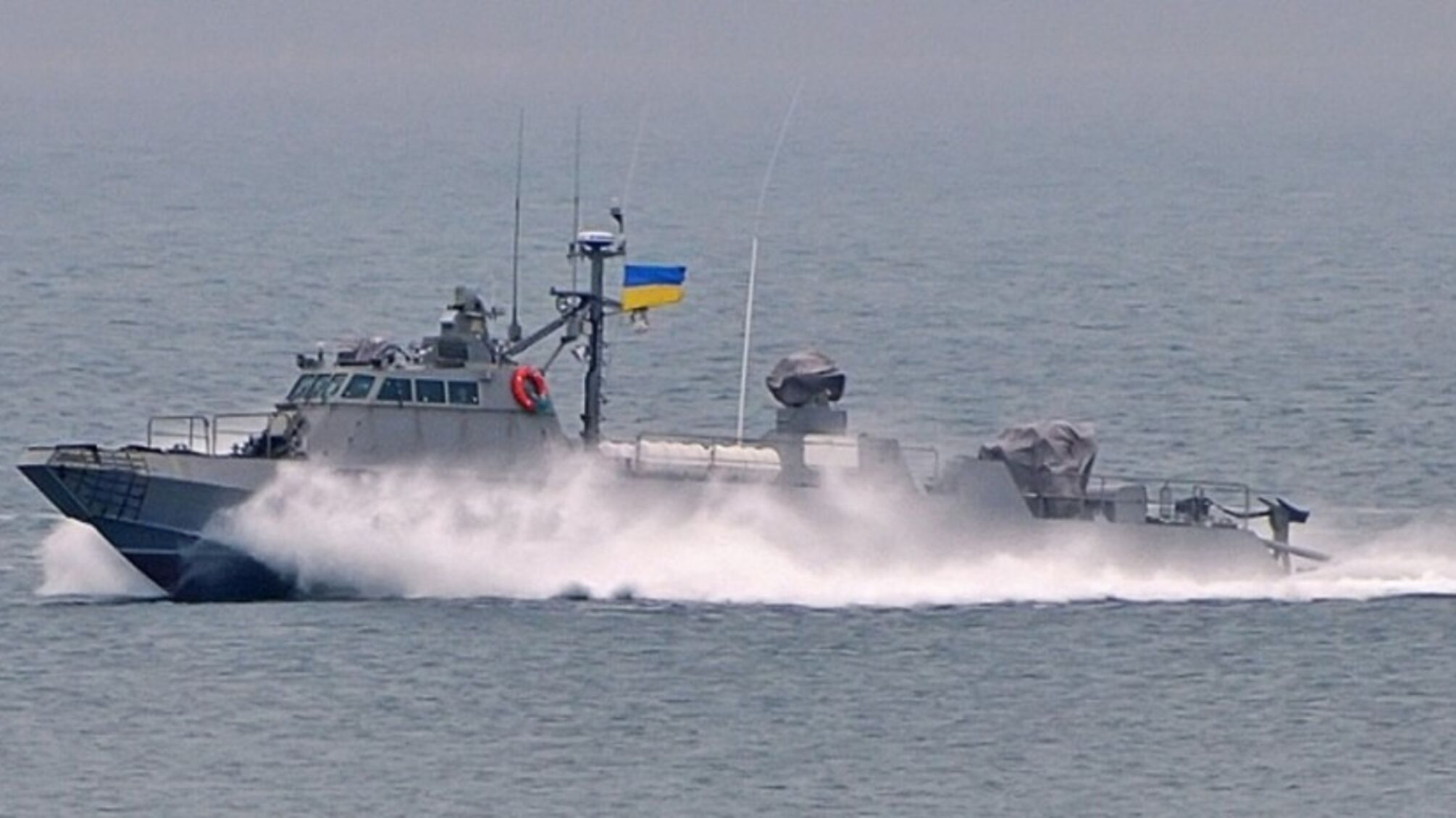 Узбережжя Криму атакували військові катери, – російське Міноборони