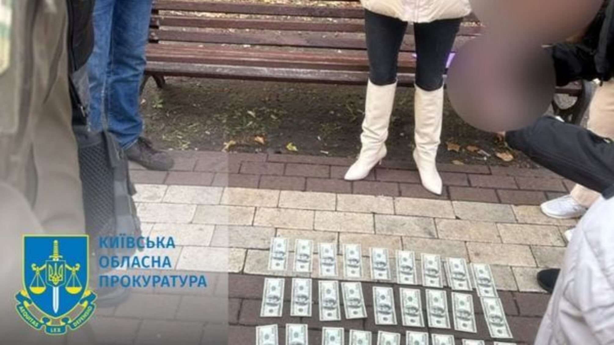 Службовець Антимонопольного комітету вимагав від підприємця $8000 за невжиття штрафних санкцій