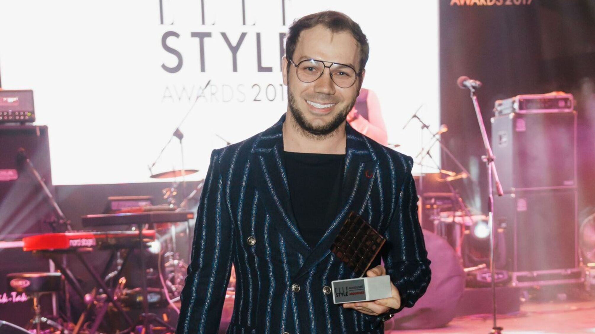 Создавайте свой мир цветов в моде, советует Андре Тан