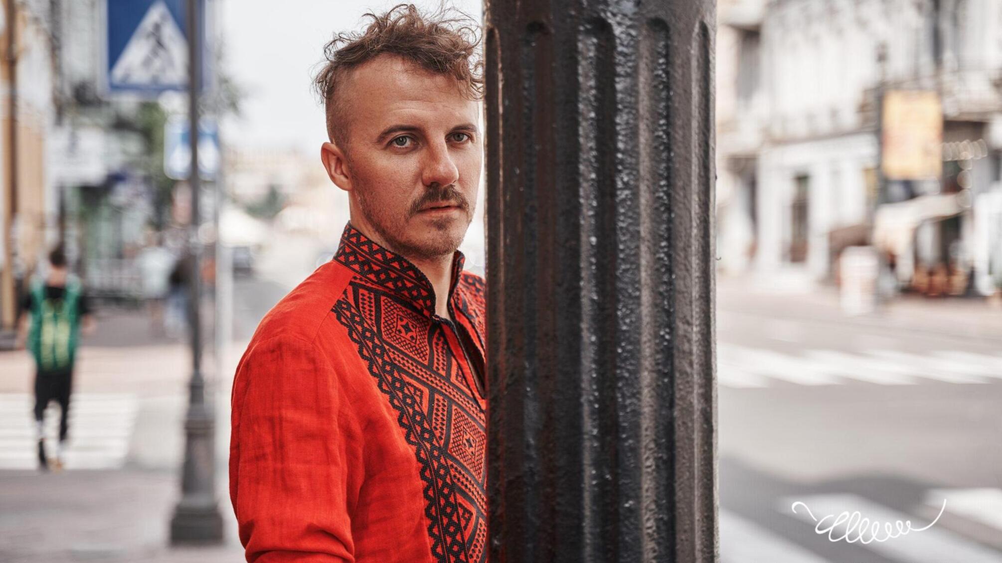 Шеф-кухар Євген Клопотенко запрошує скуштувати хліб зі смаженою цибулею