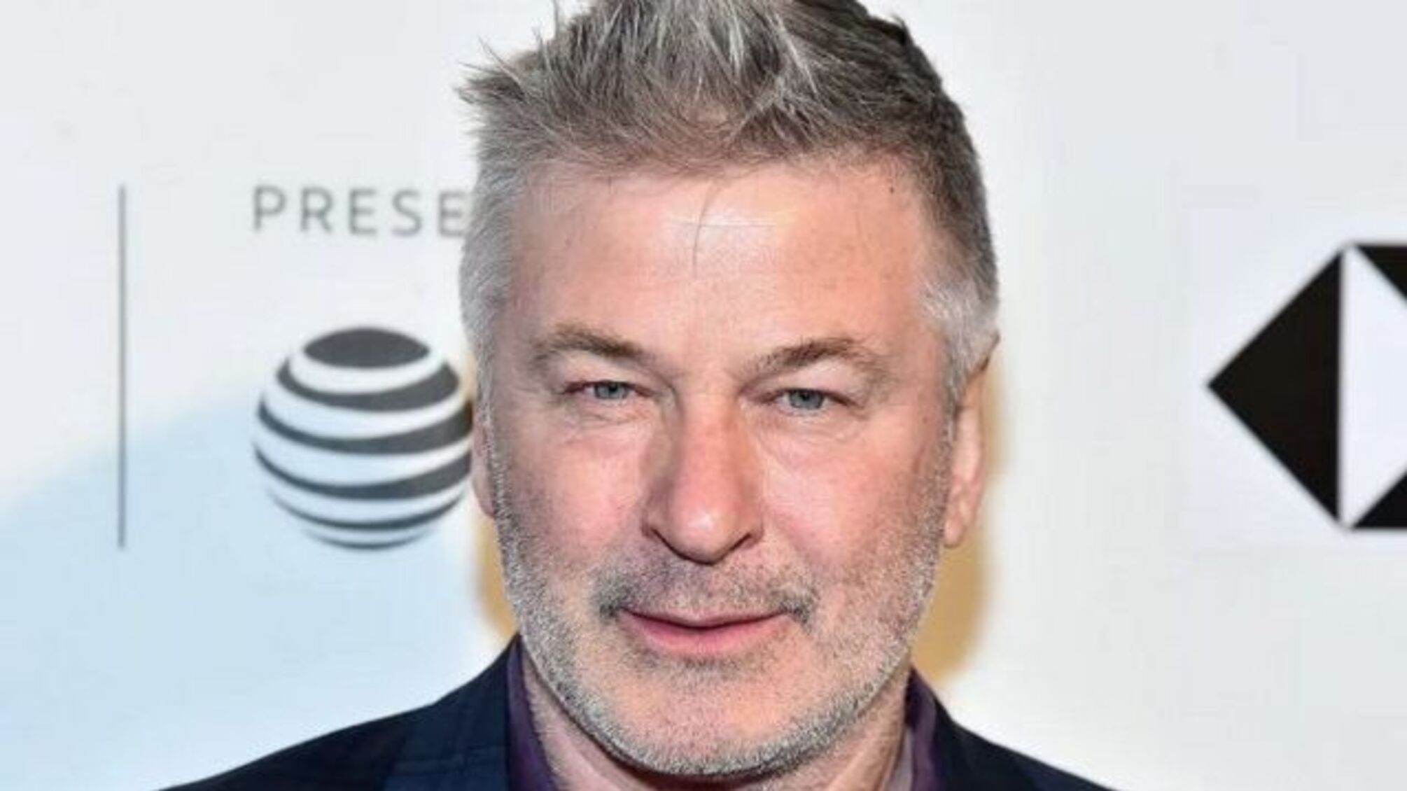 Алек Болдуин обвинен в непредумышленном убийстве оператора Галины Хатчинс