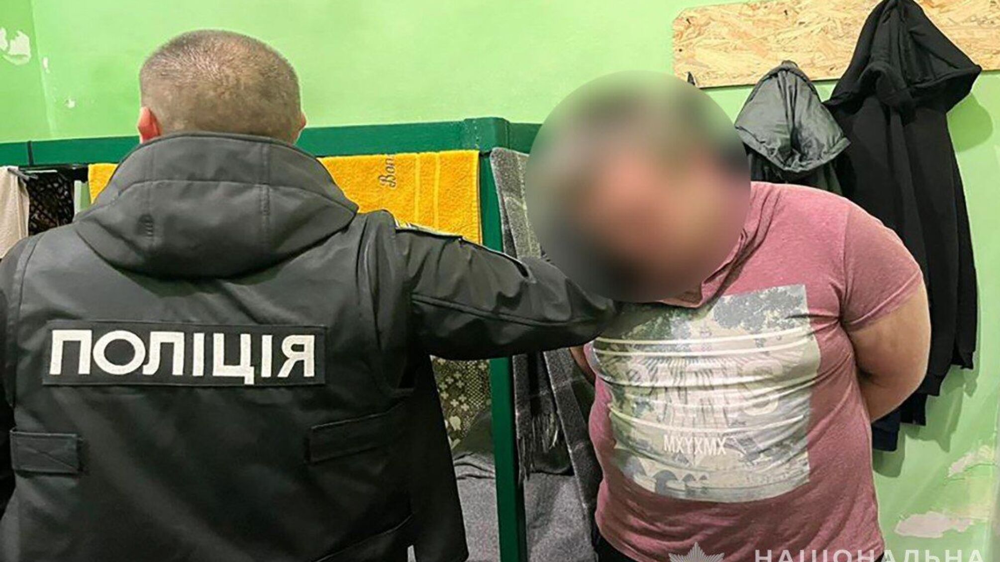В Запорожье полицейские разоблачили заключенного, который 'продавал' военнослужащим несуществующие товары