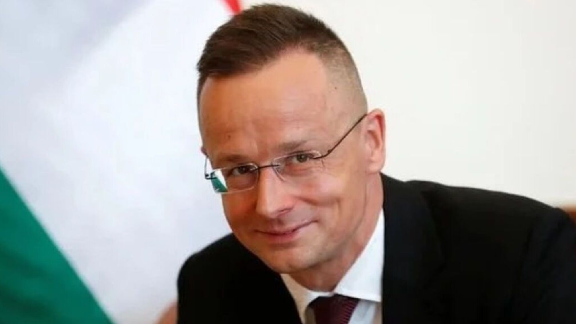 Глава МЗС Угорщини отримав лист із погрозами українською мовою