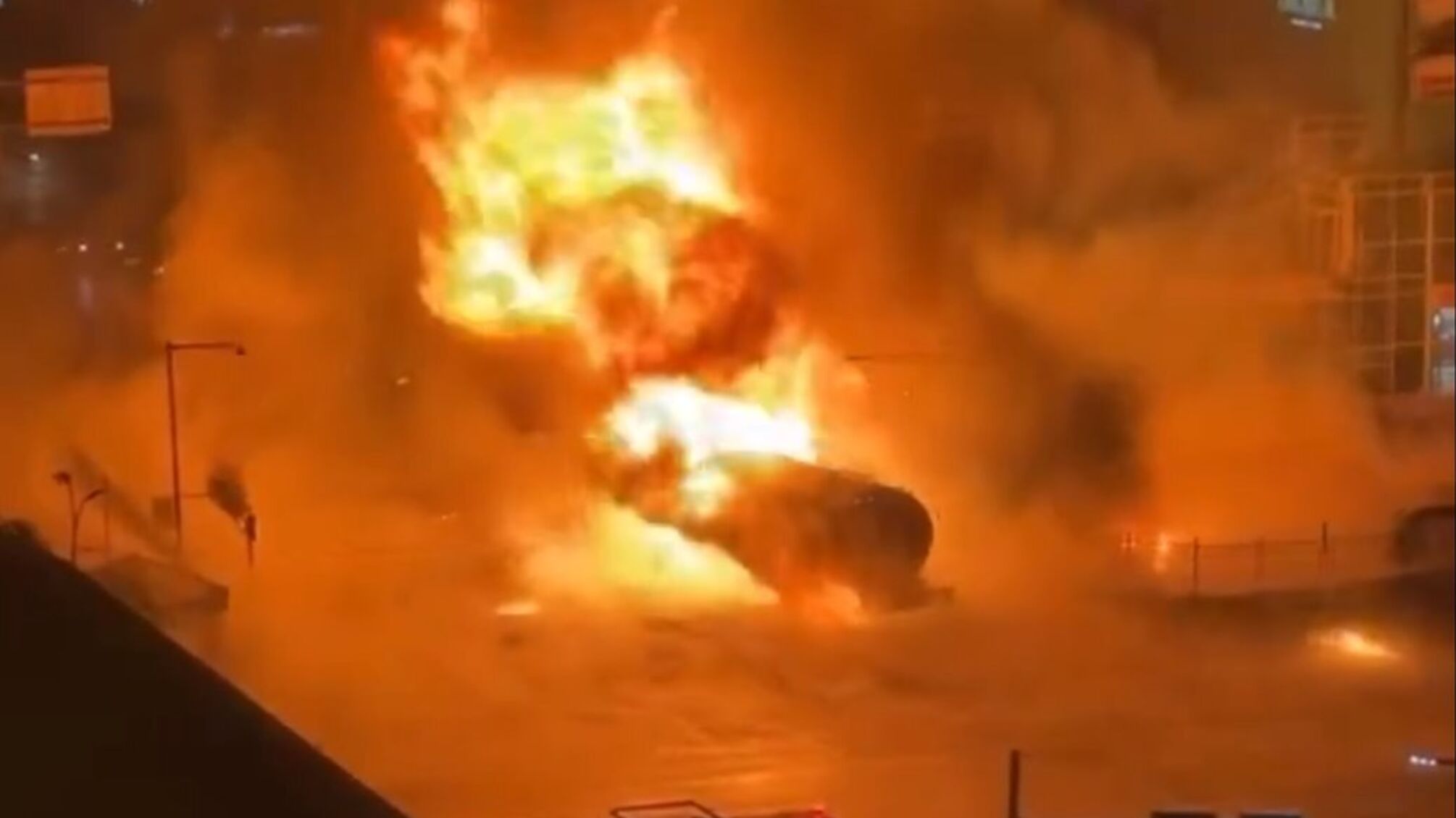 В столице Монголии взорвался 60-тонный газовоз: известно о 10 погибших, — местные СМИ