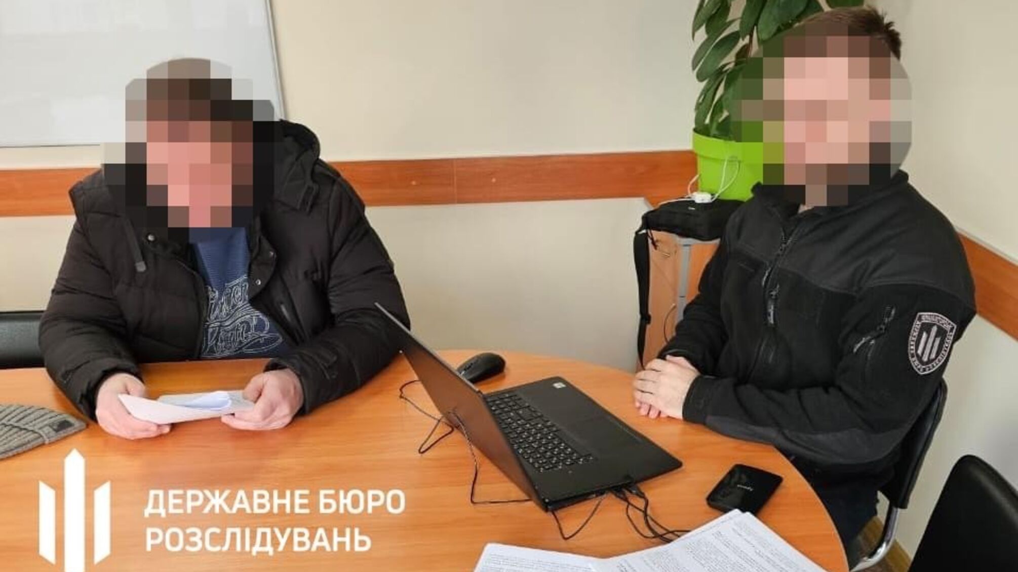 У Запоріжжі звинувачується військовослужбовець за незаконне отримання грошей