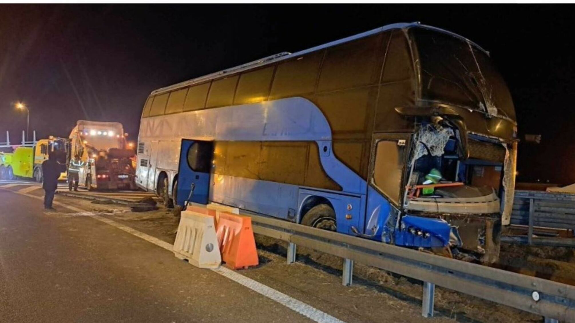 В Польше пять пассажиров получили травмы: в ДТП попал туристический автобус с украинцами (фото)