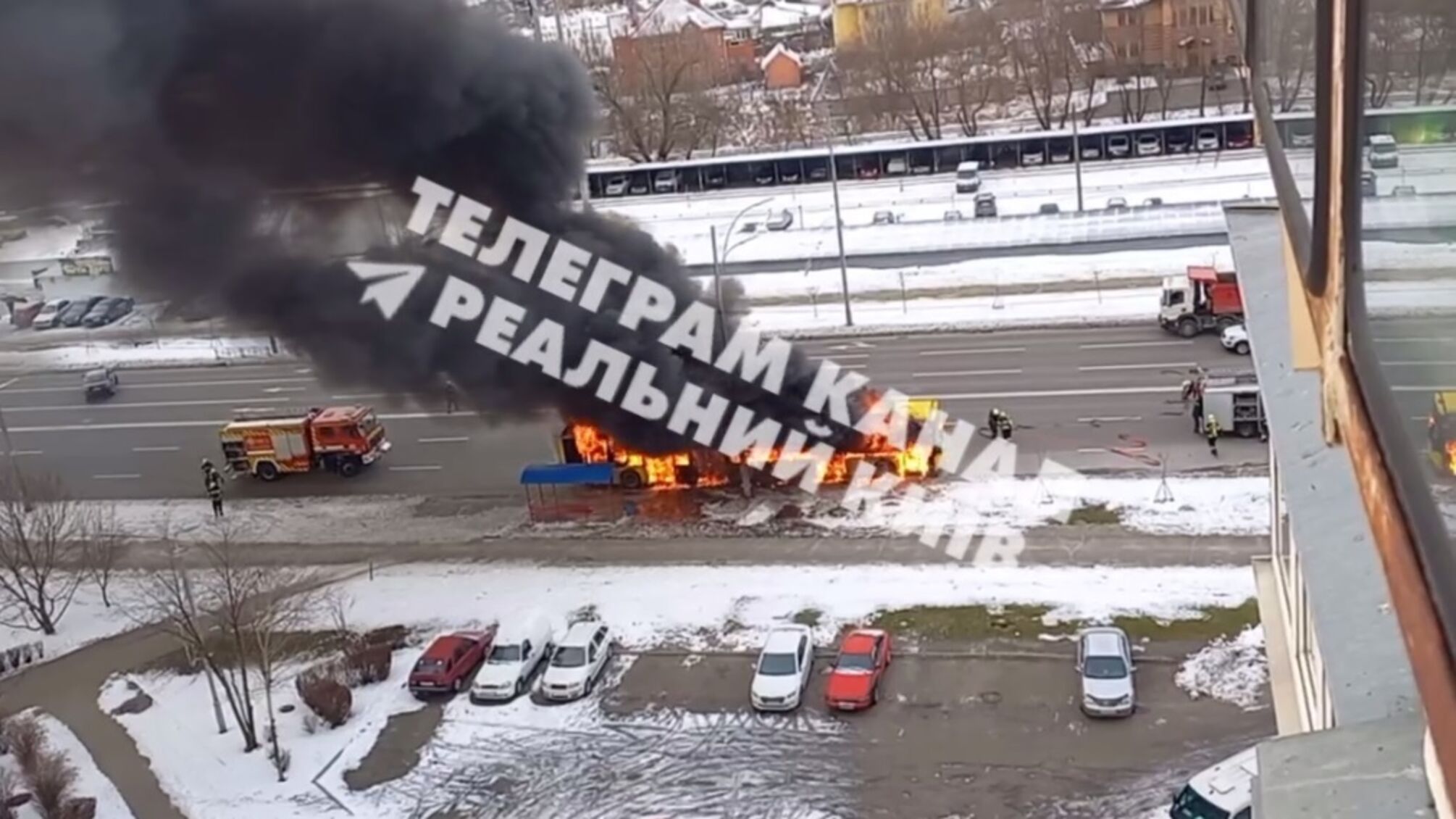 Загасити полум'я приїхали працівники ДСНС