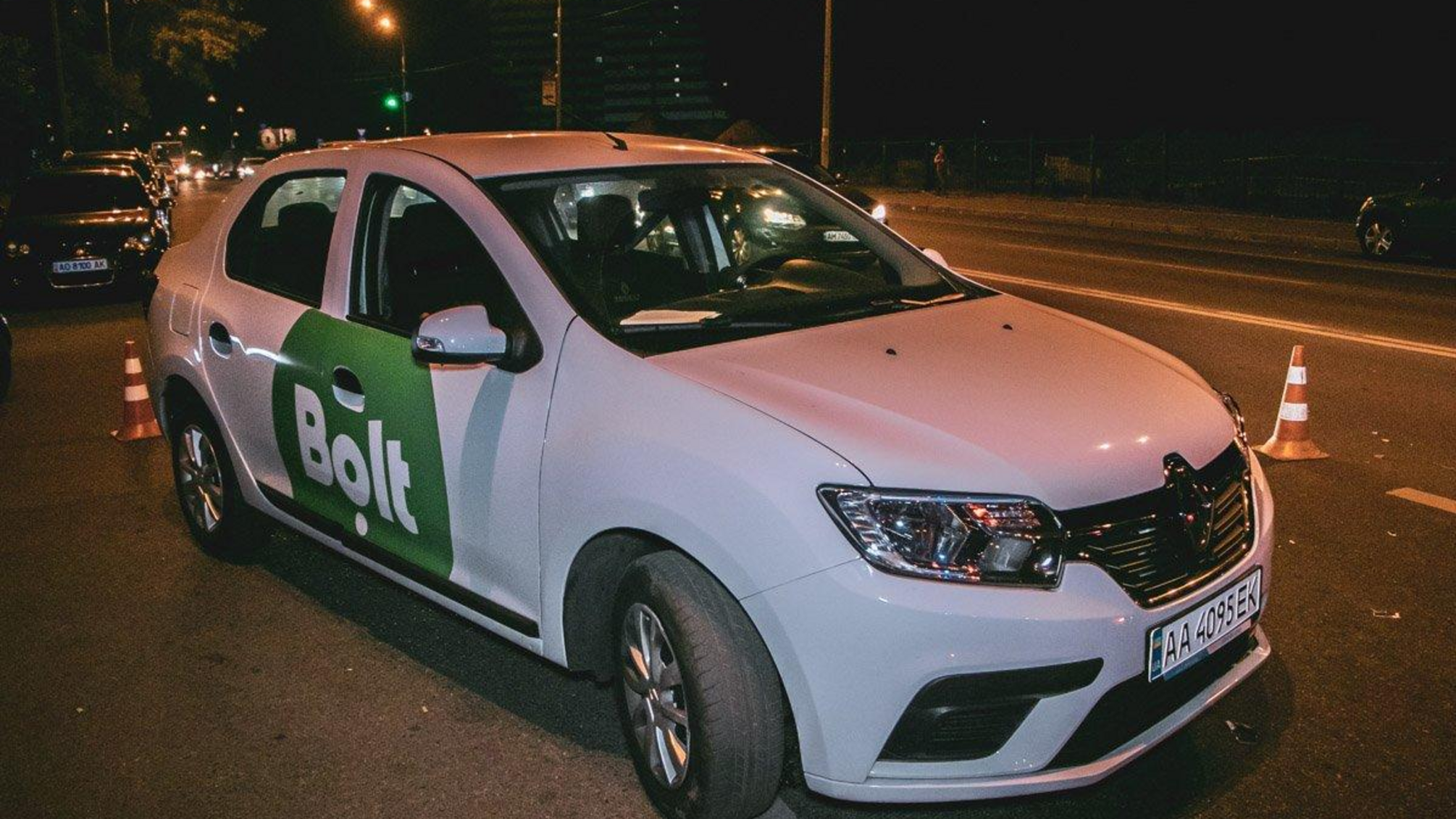 У Львові таксист відмовився везти військового на милицях