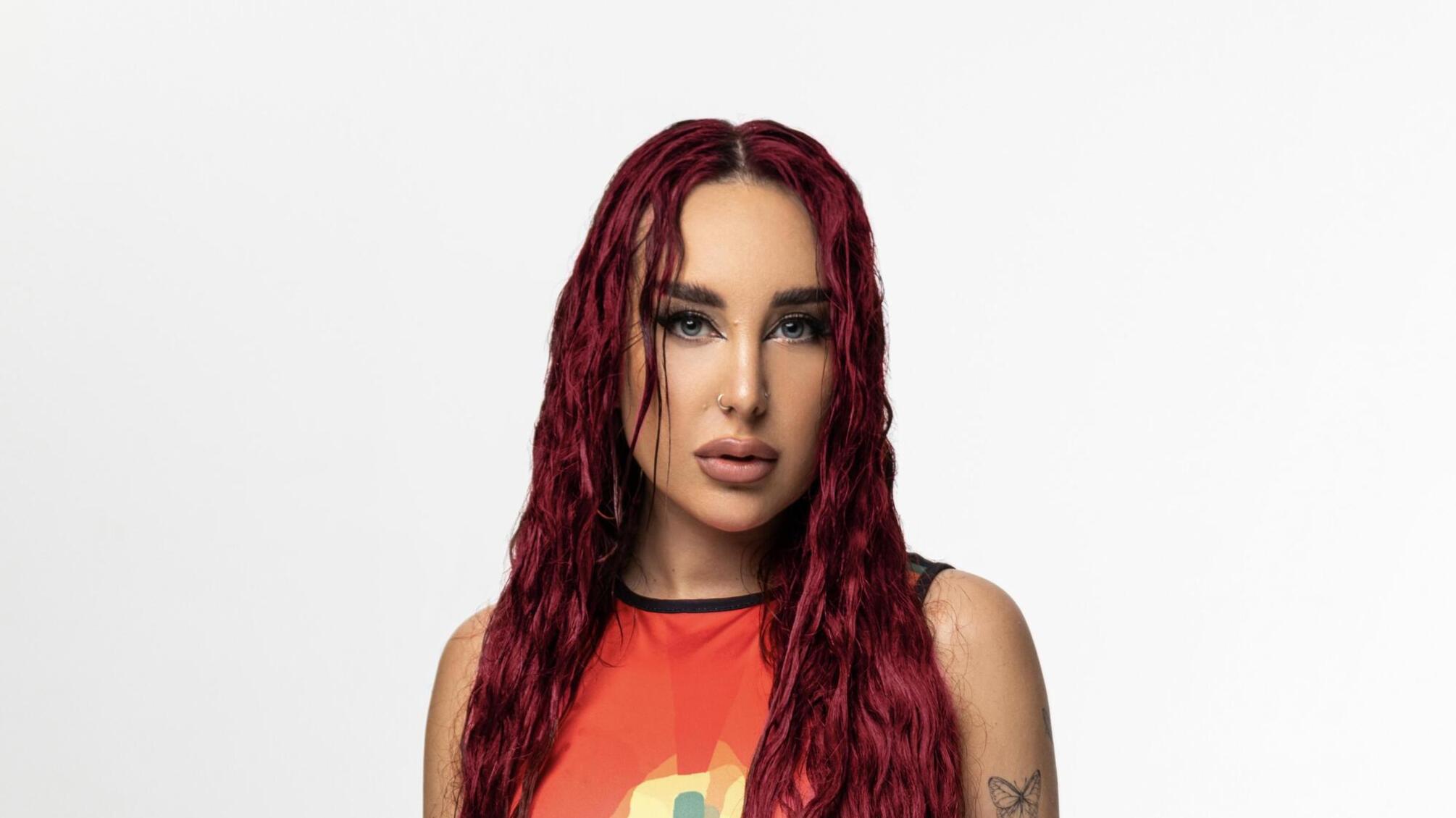 Співачка Шаду