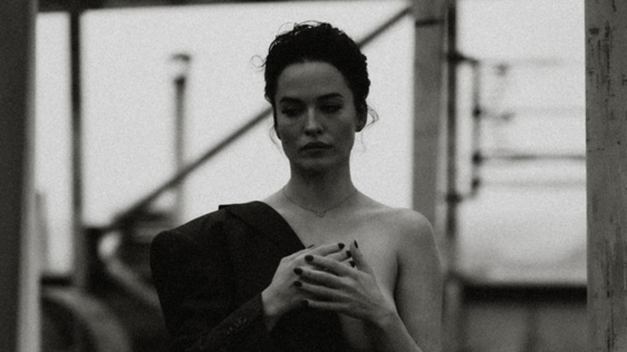 Даша Астаф'єва чорно-біле фото