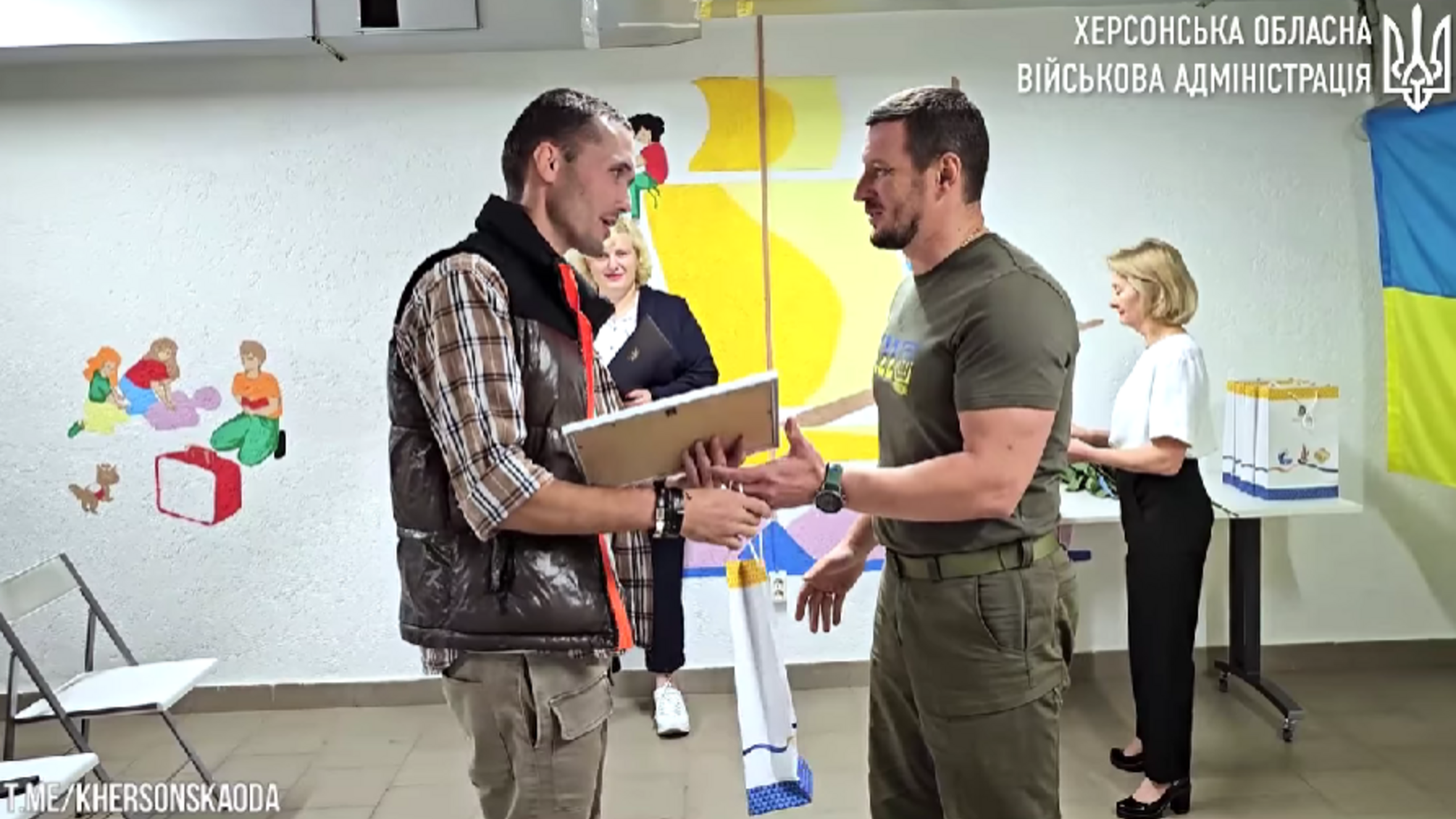 Глава Херсонской ОВА Прокудин поздравляет адвоката Гилина