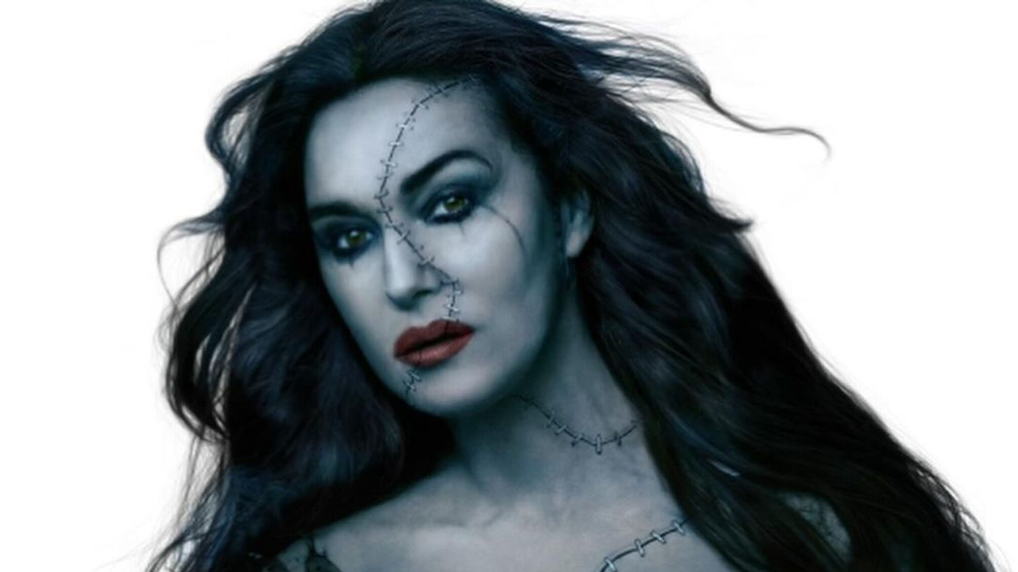 Моника Белуччи показалась в необычном образе