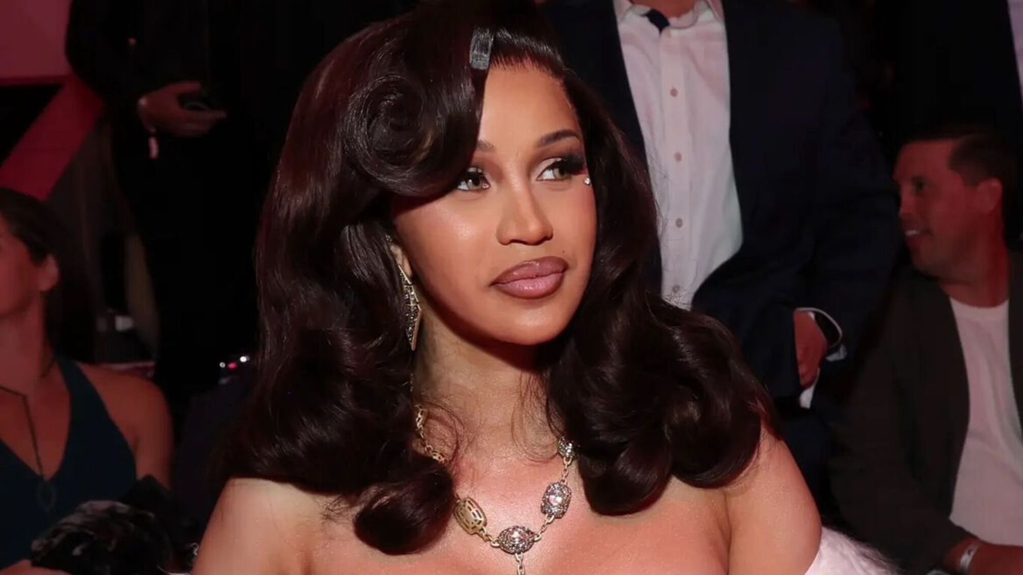 Карді Бі вразила гостей Victoria’s Secret Fashion Show своїм відвертим