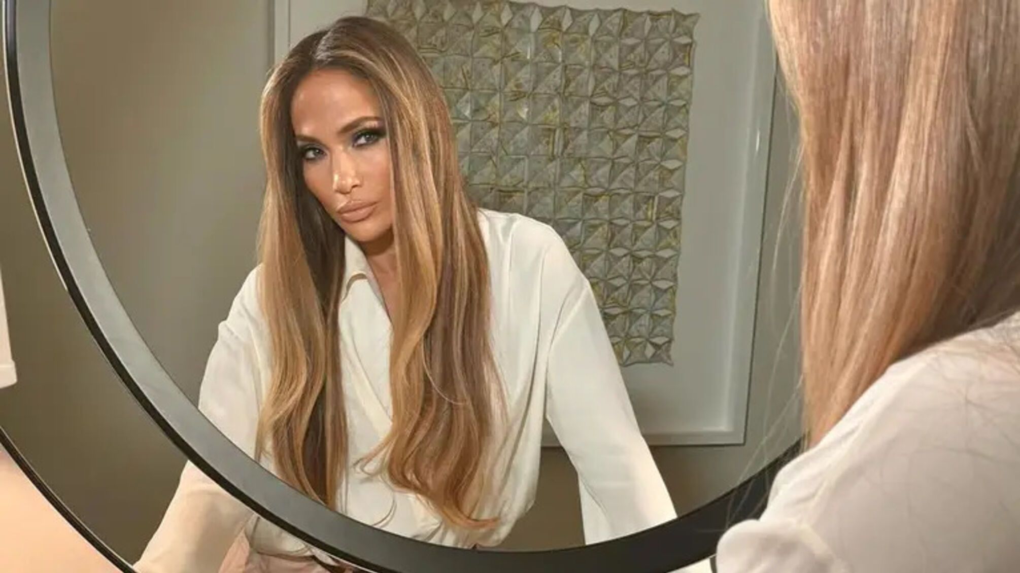 Неперевершена Дженніфер Лопес на прем'єрі: модний лук, що омолоджує