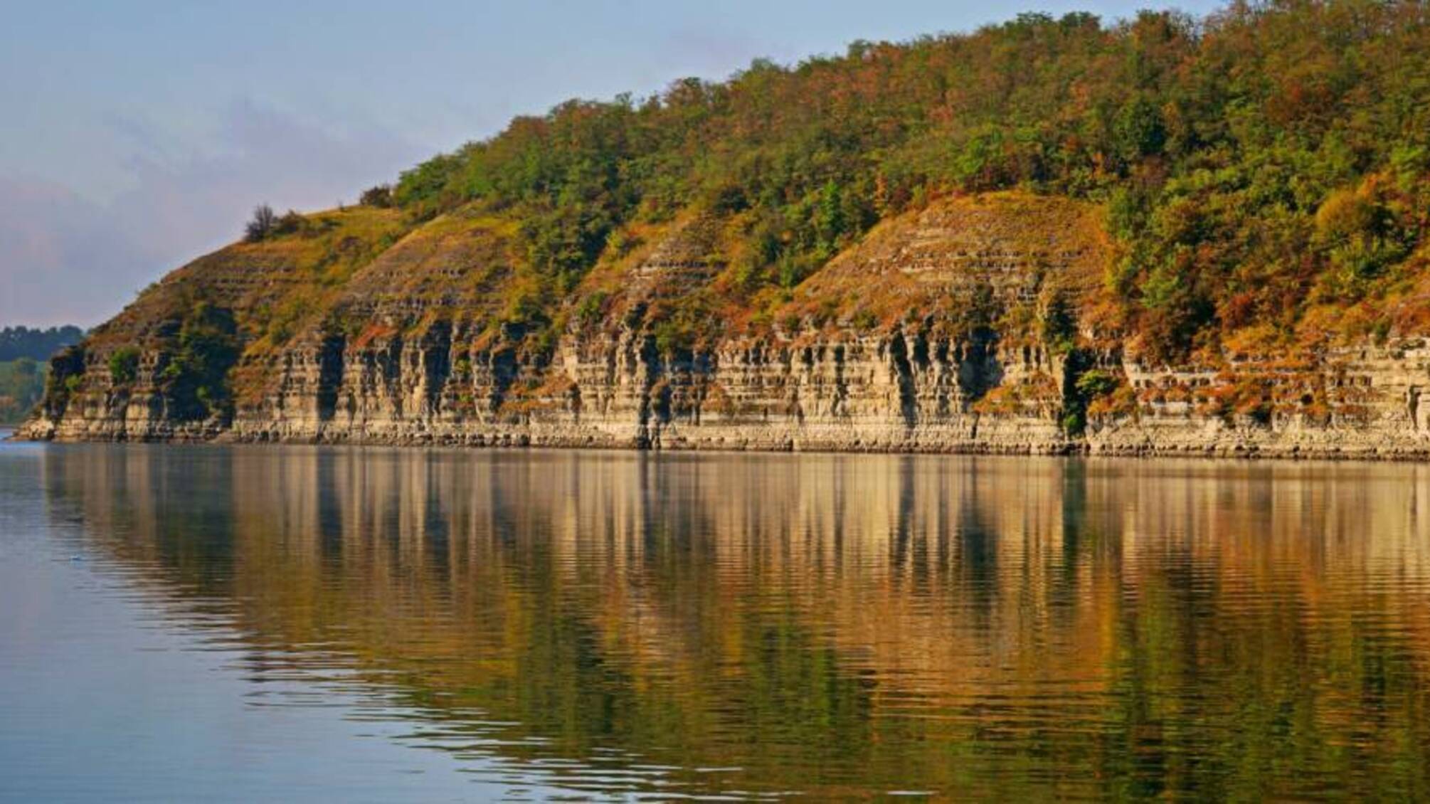 Дністровський каньйон – найбільший каньйон в Україні і один з найбільших в Європі.