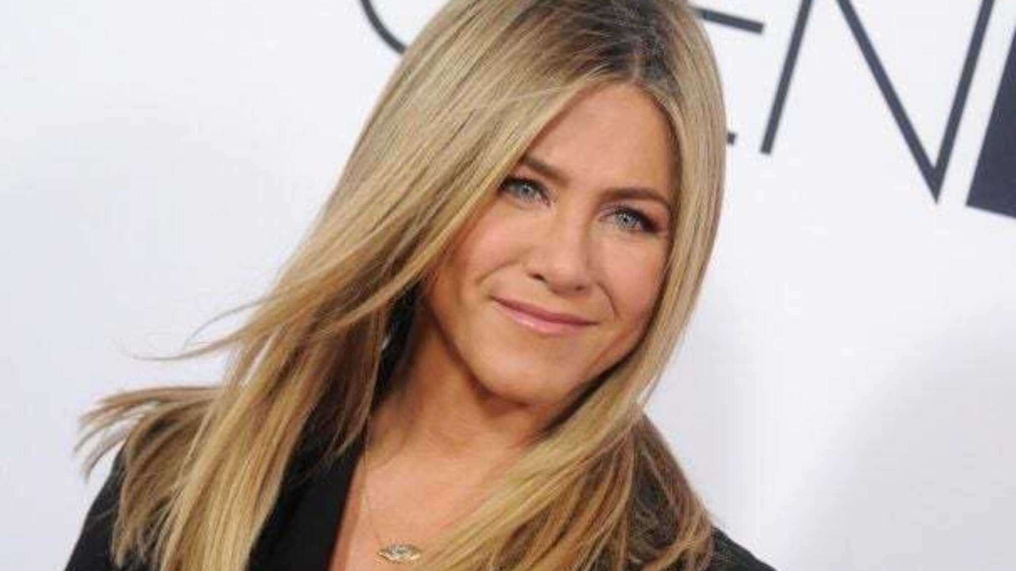 Чутки про Дженніфер Еністон: правда про косметику та “роман” з Обамою