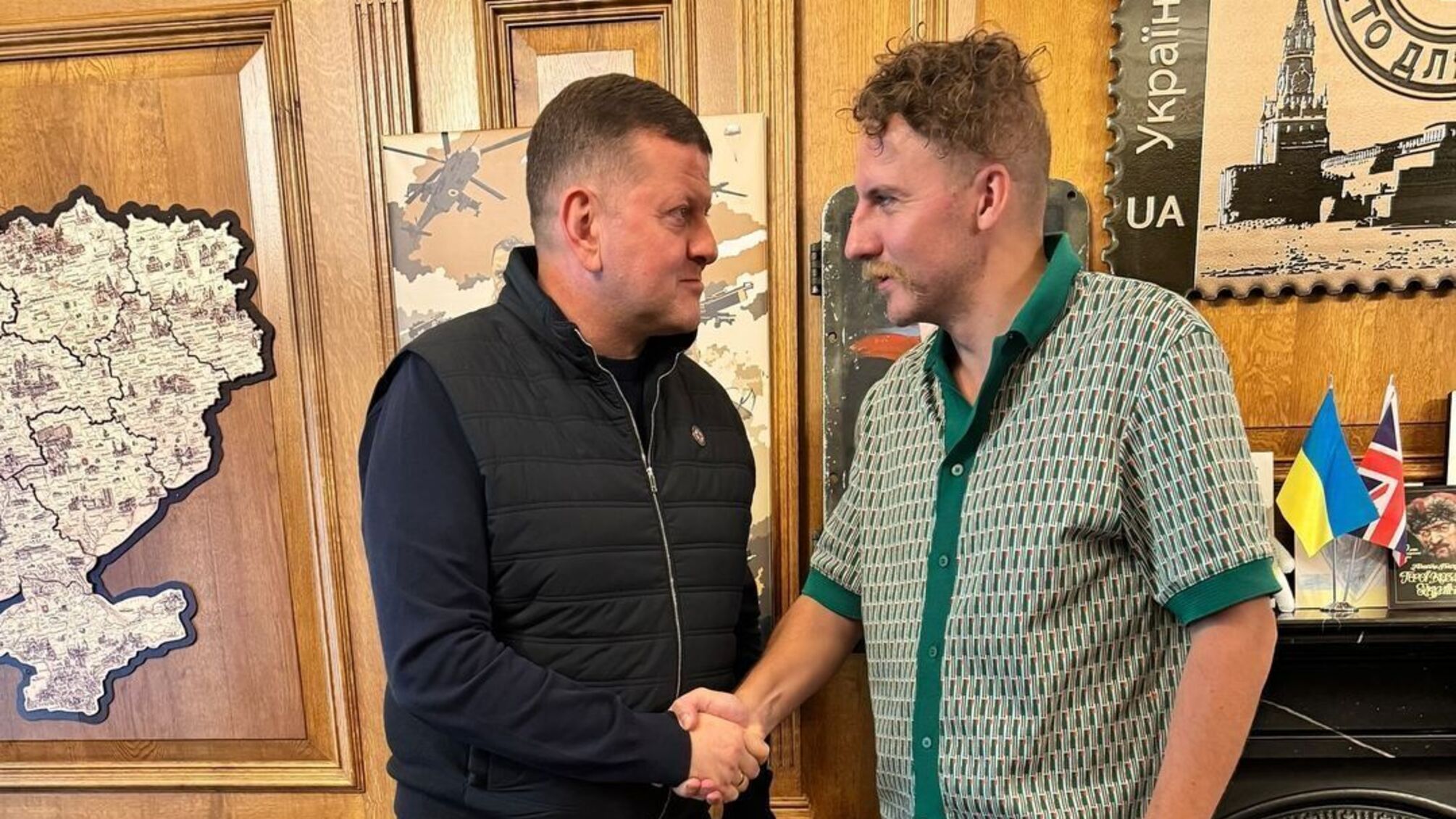 Клопотенко обіцяє навчити Залужного любити борщ і допомагає армії