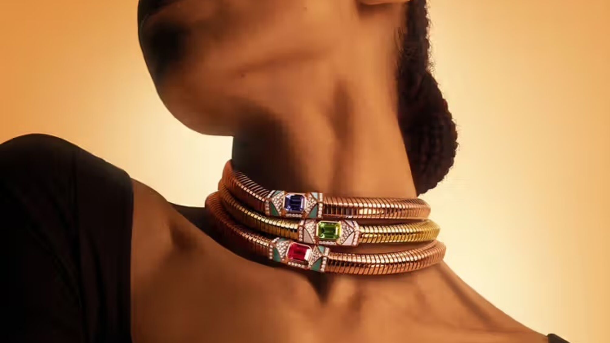 Bvlgari презентує колекцію Tubogas із жовтого золота — повернення до легендарних технік