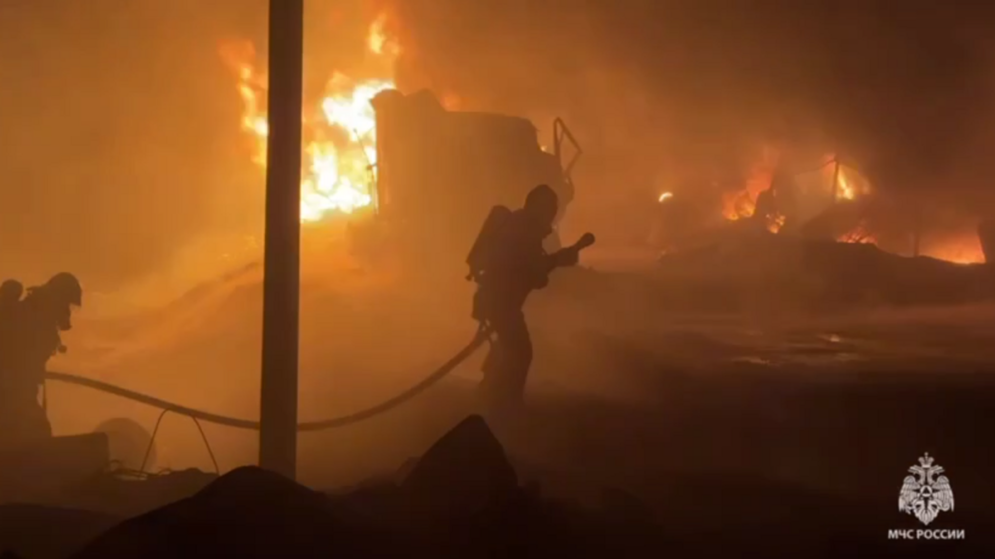 У росії сталися дві 'бавовни' на нафтобазах