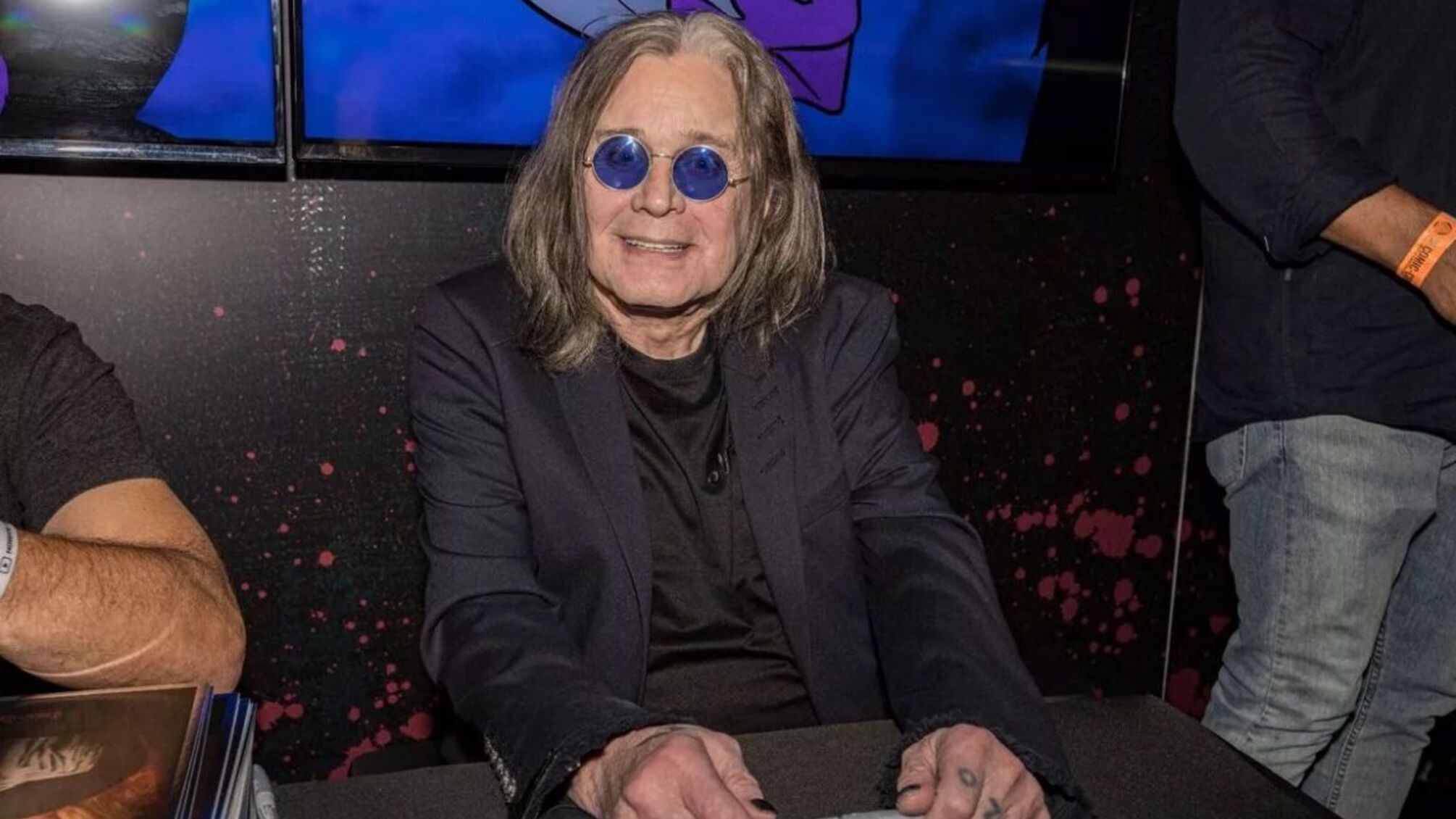 Оззи Осборн признался, что все еще употребляет наркотики, но скрывает это от жены