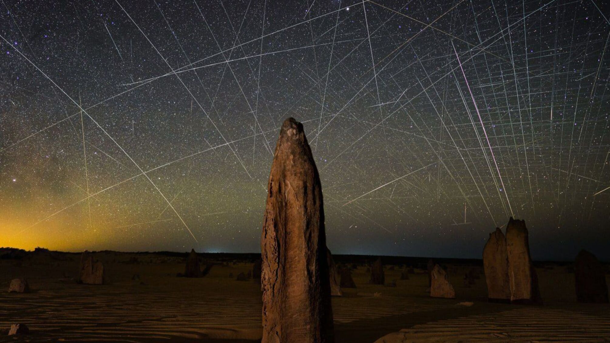 Українцям пощастить побачити два зорепади і «комету століття» у жовтні