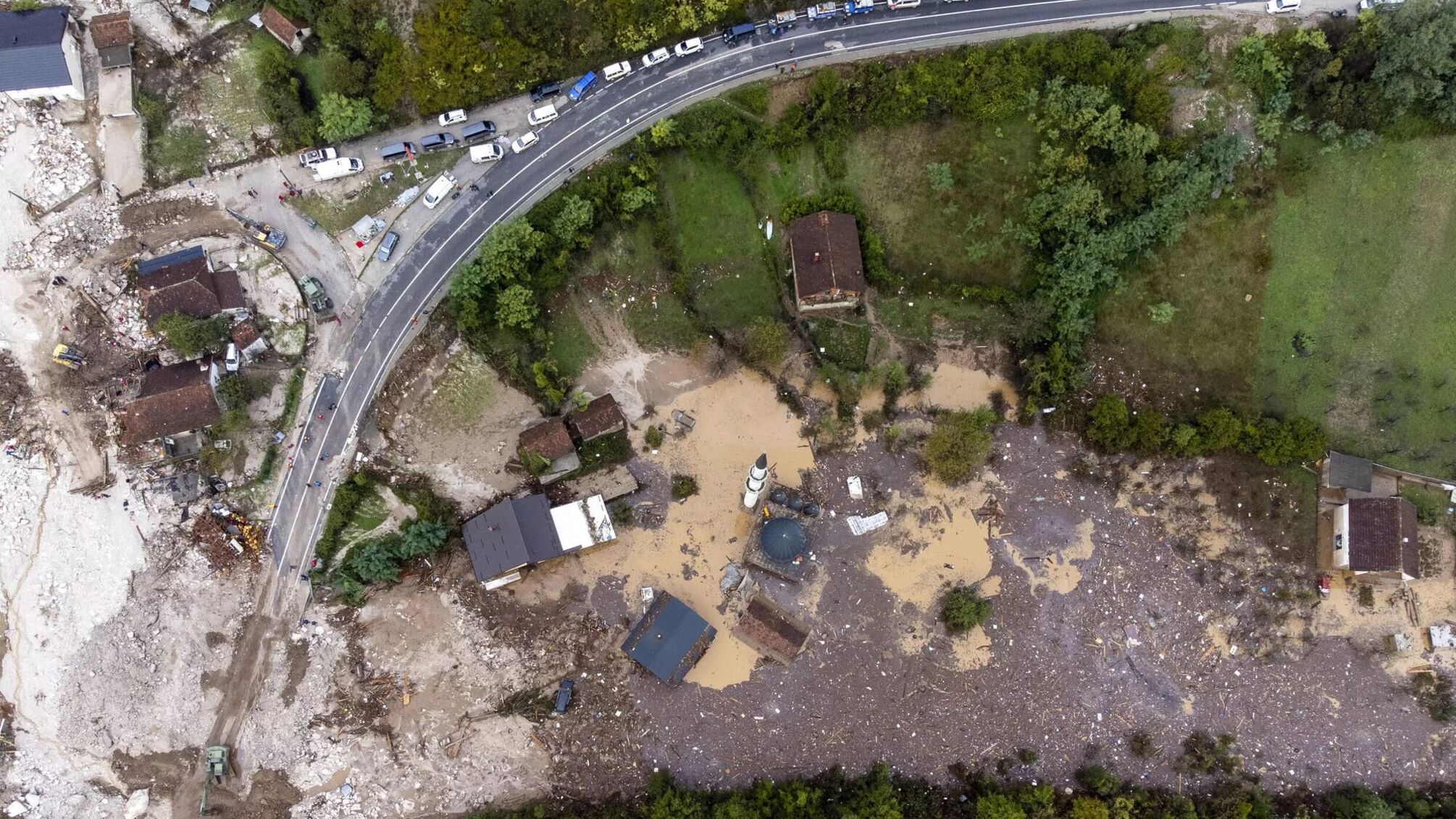 Рятувальні операції в Боснії: сусідні країни готові надати допомогу