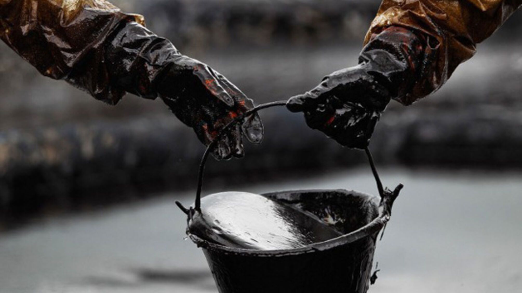 Цены на нефть могут вырасти более чем на 160% из-за конфликта на Ближнем Востоке