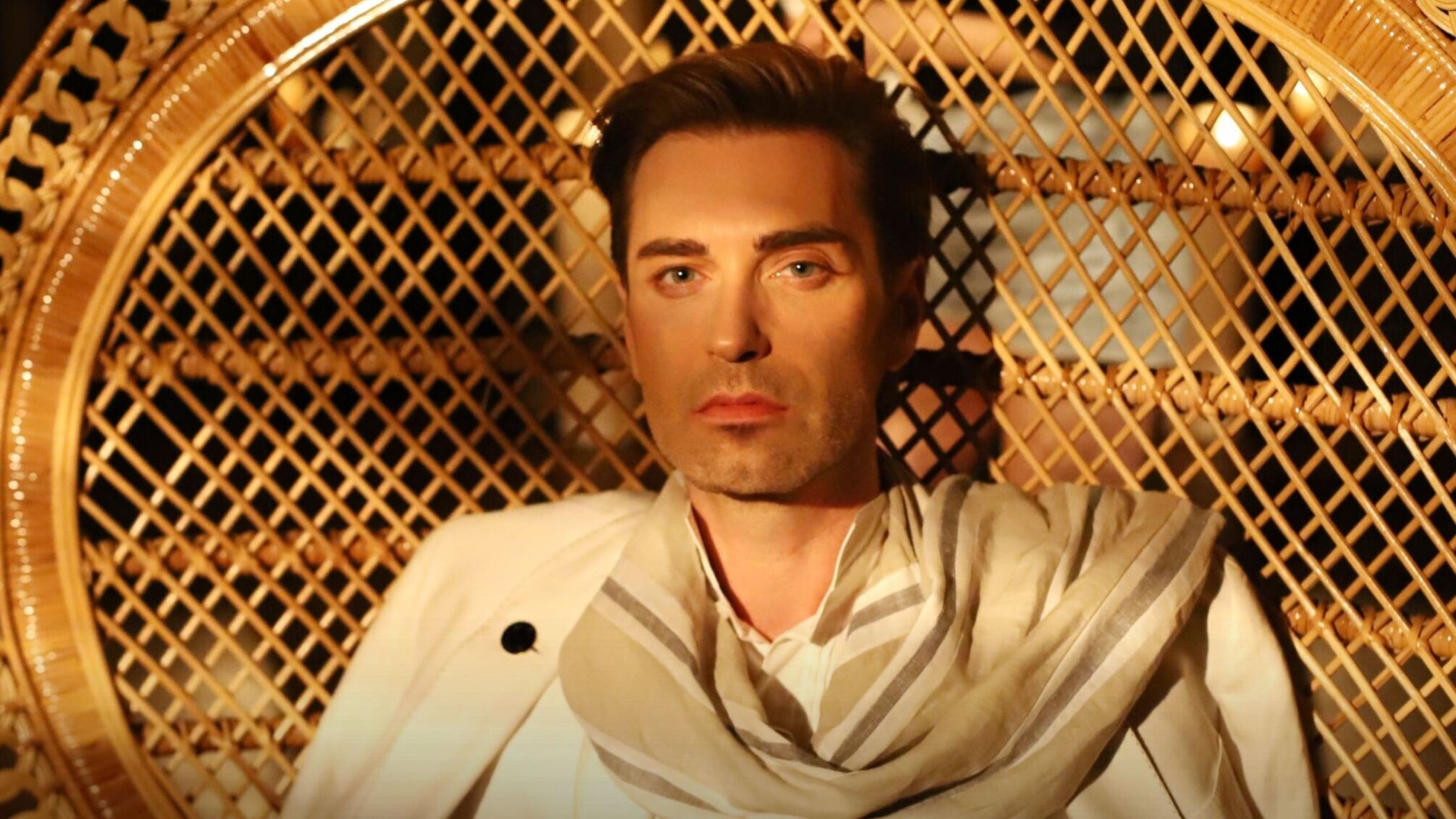 EL Кравчук спел о былой любви