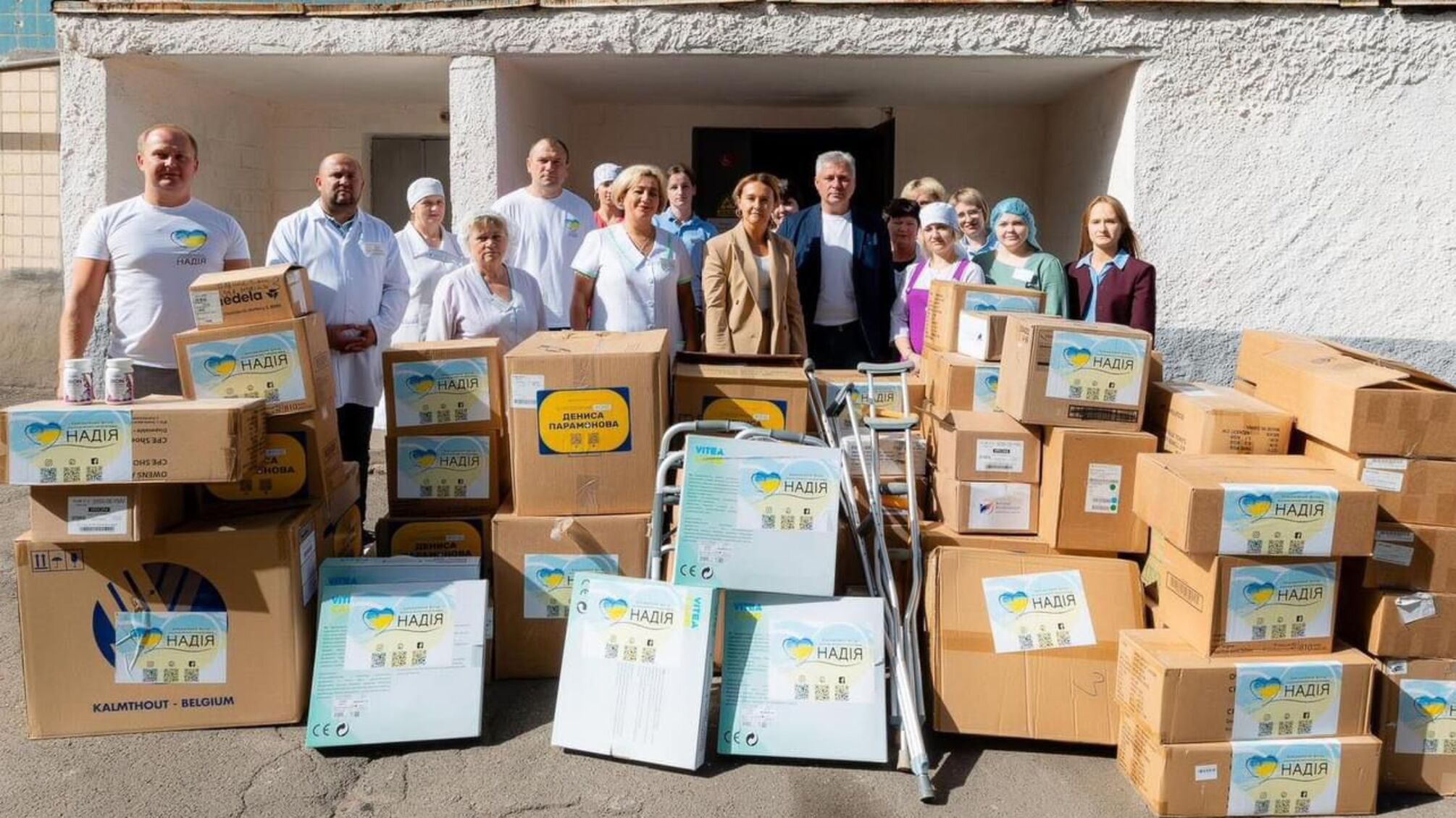 Волонтери передали необхідну допомогу в лікарні прифронтової Дніпропетровщини