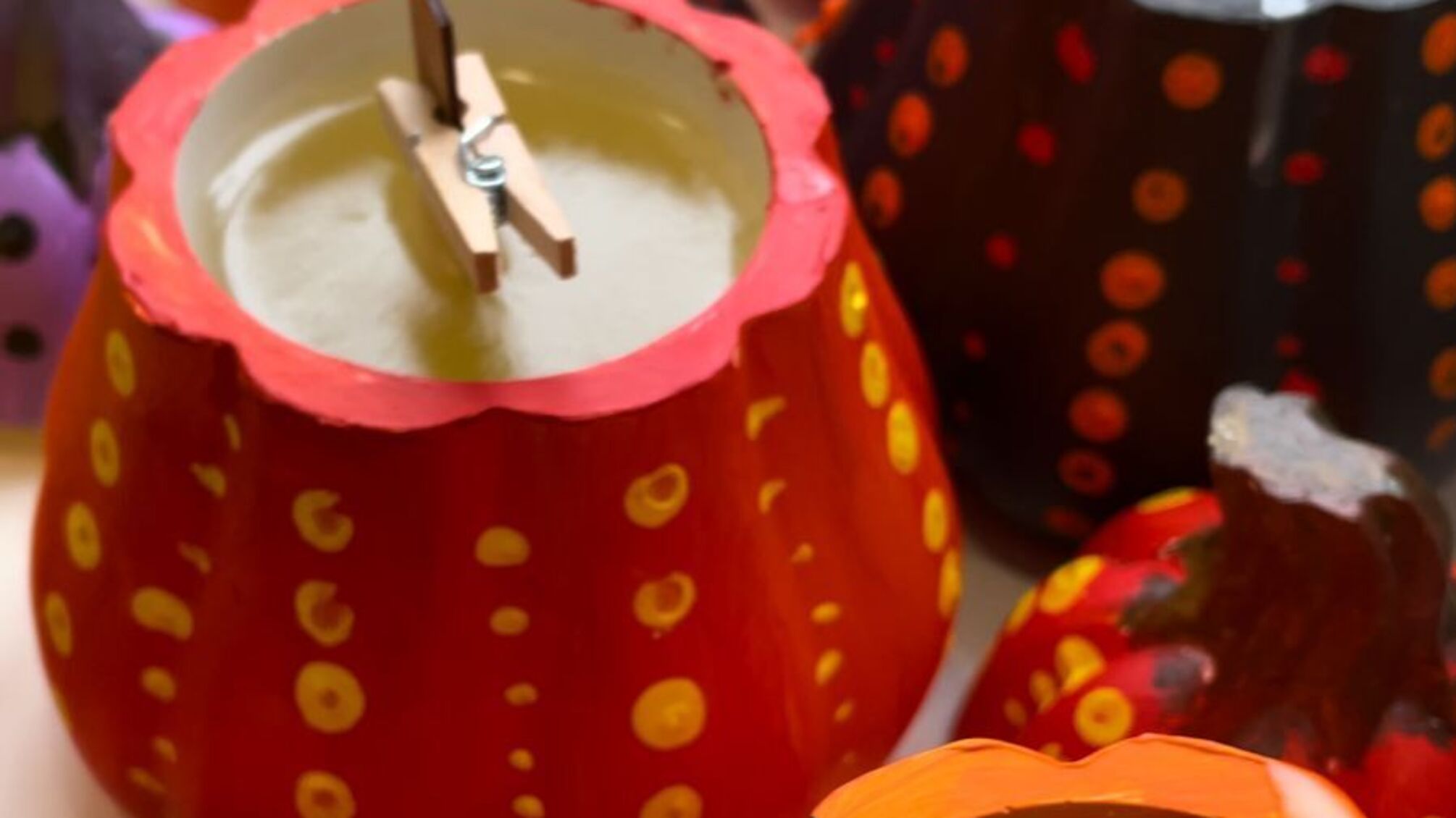 Майстер-клас від Bright and Glow: як діти створювали свічки та кашпо у стилі Яйої Кусами