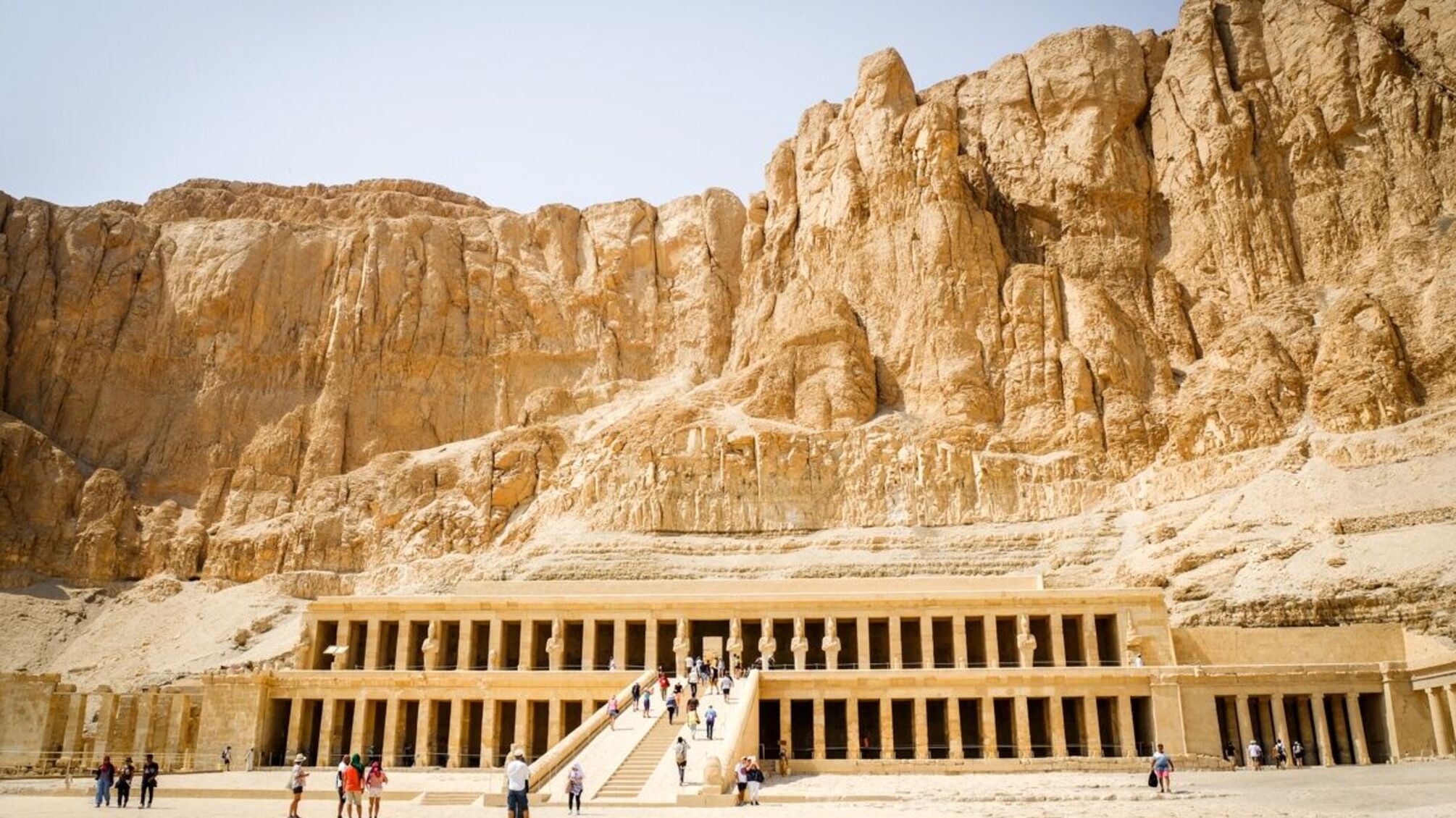 Українські археологи працюють у древніх храмах Єгипту