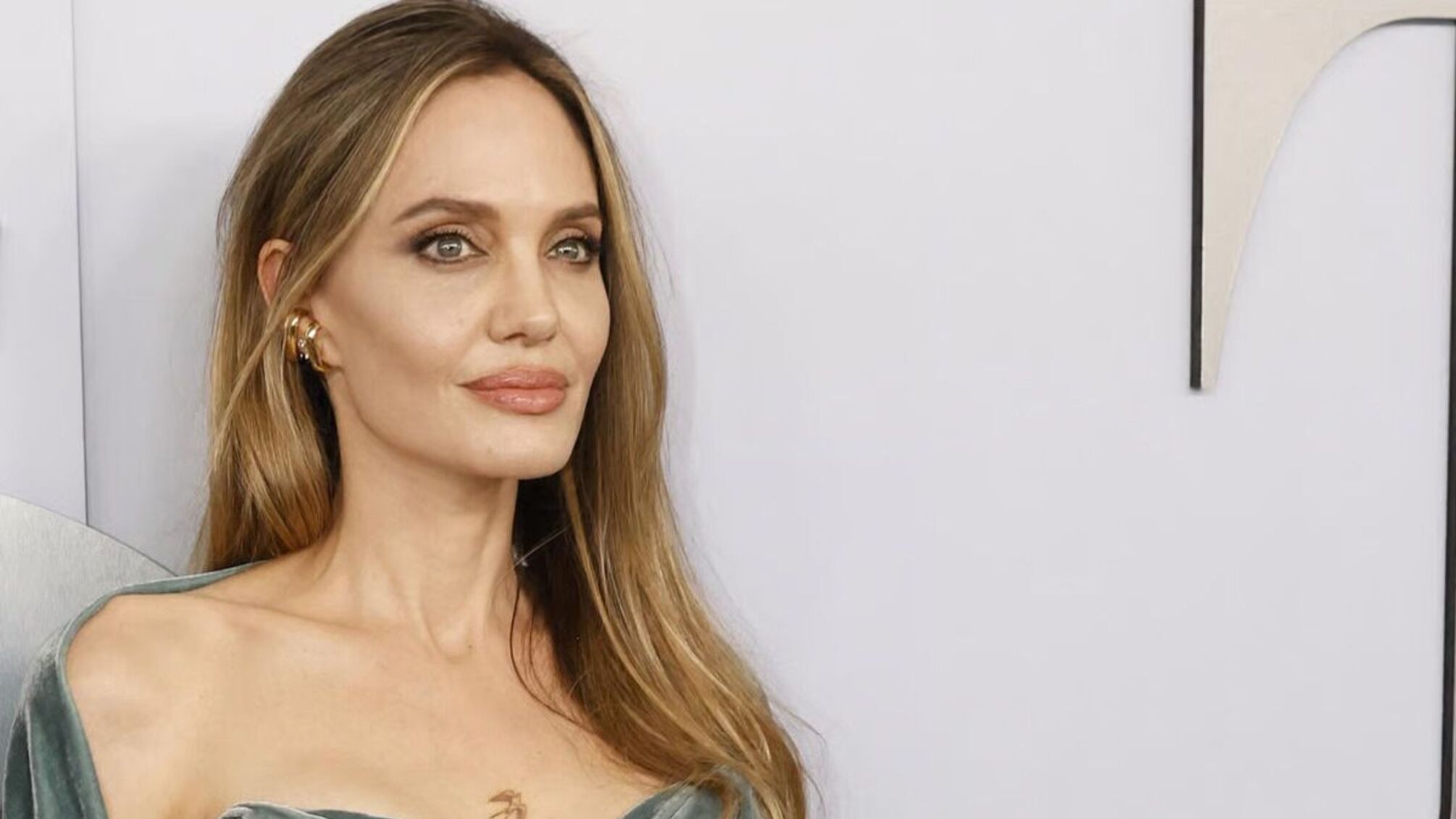 Борьба с Брэдом Питтом оставила Джоли на грани