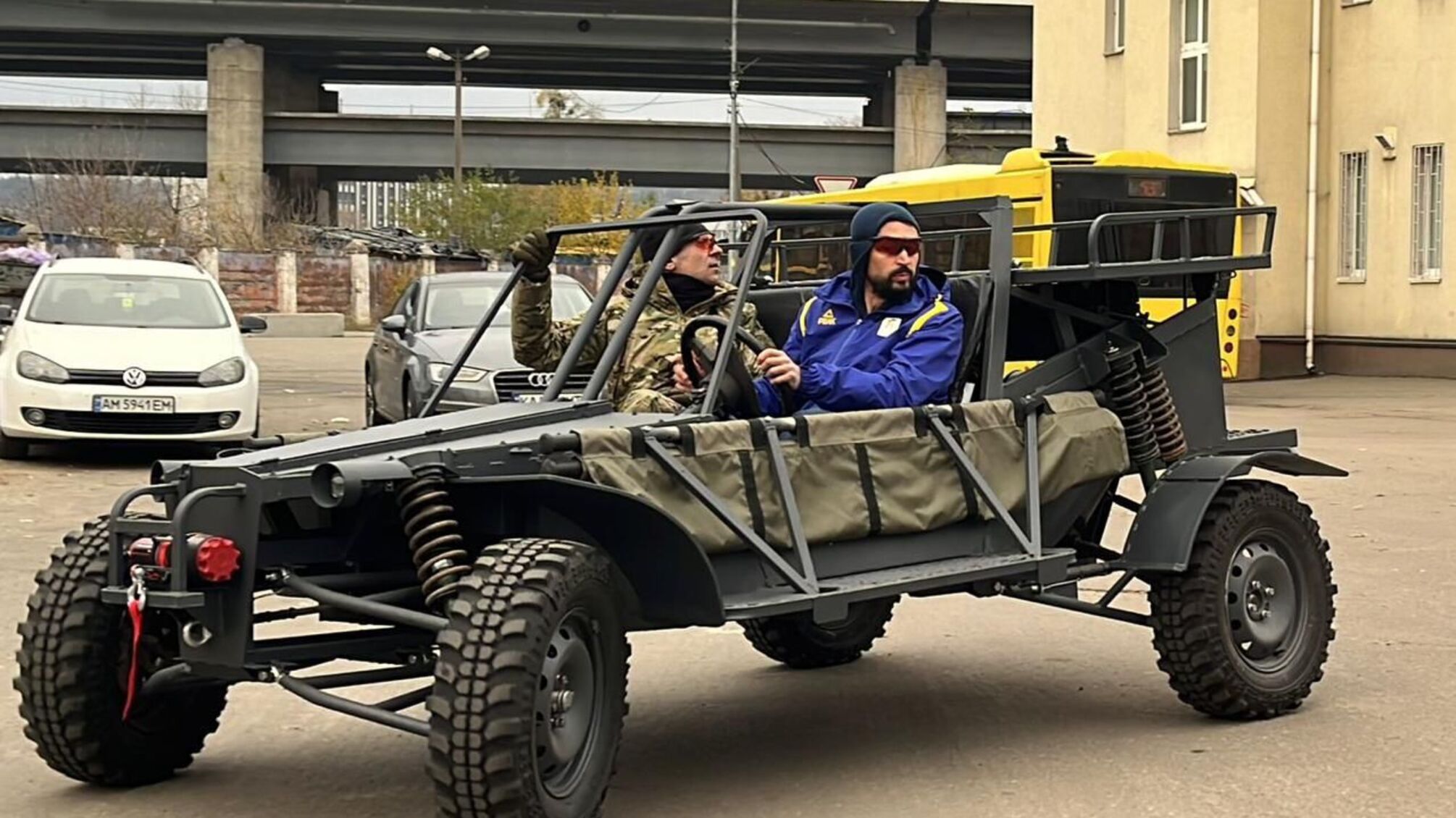 Передано техніку для порятунку поранених на лінії зіткнення