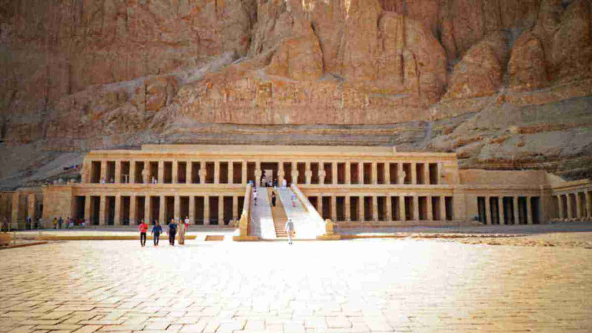 Храм цариці Хатшепсут у Луксорі