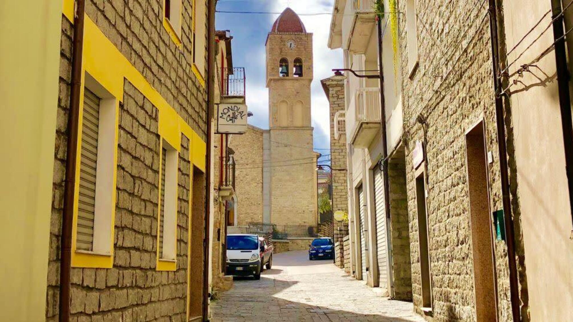 Итальянская деревня Оллолай предлагает дома за $1: как американцы могут начать новую жизнь в Сардинии