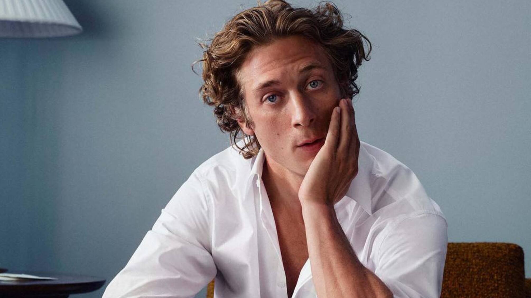 Джеремі Аллен Вайт в образах Calvin Klein: стильний мінімалізм для зимового сезону