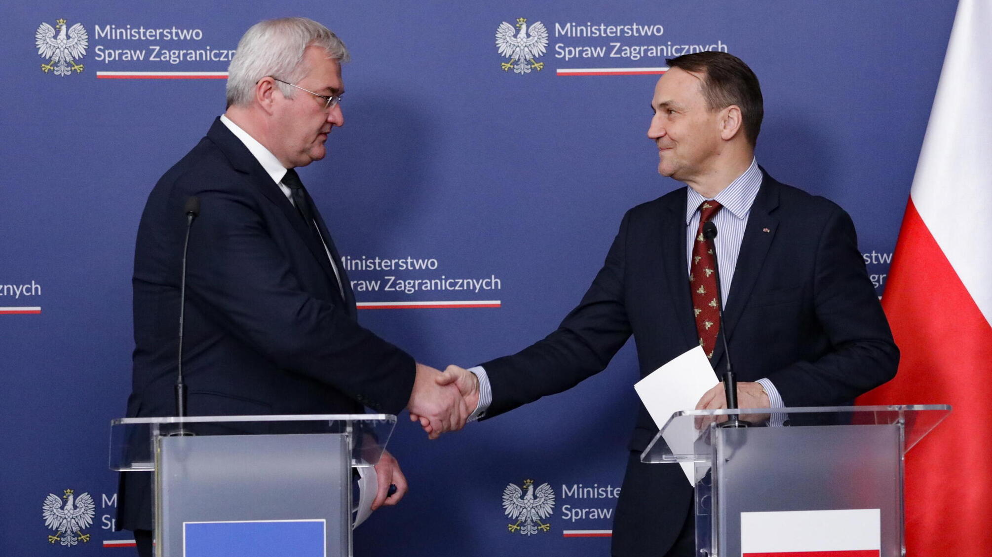 Украина разрешила эксгумацию на своей территории