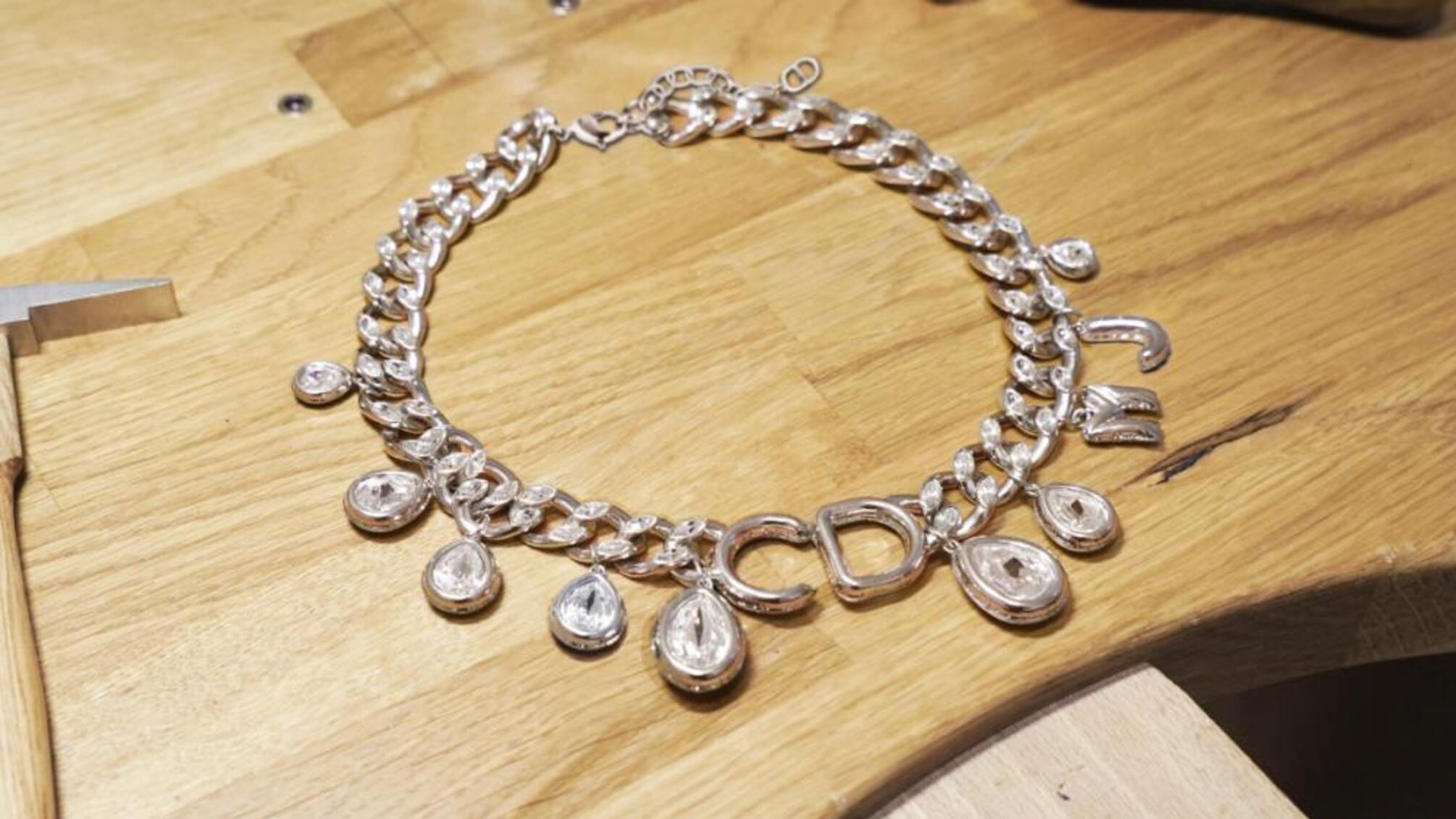 Marc Jacobs отмечает 40 лет: украшение от Dior в честь юбилея бренда