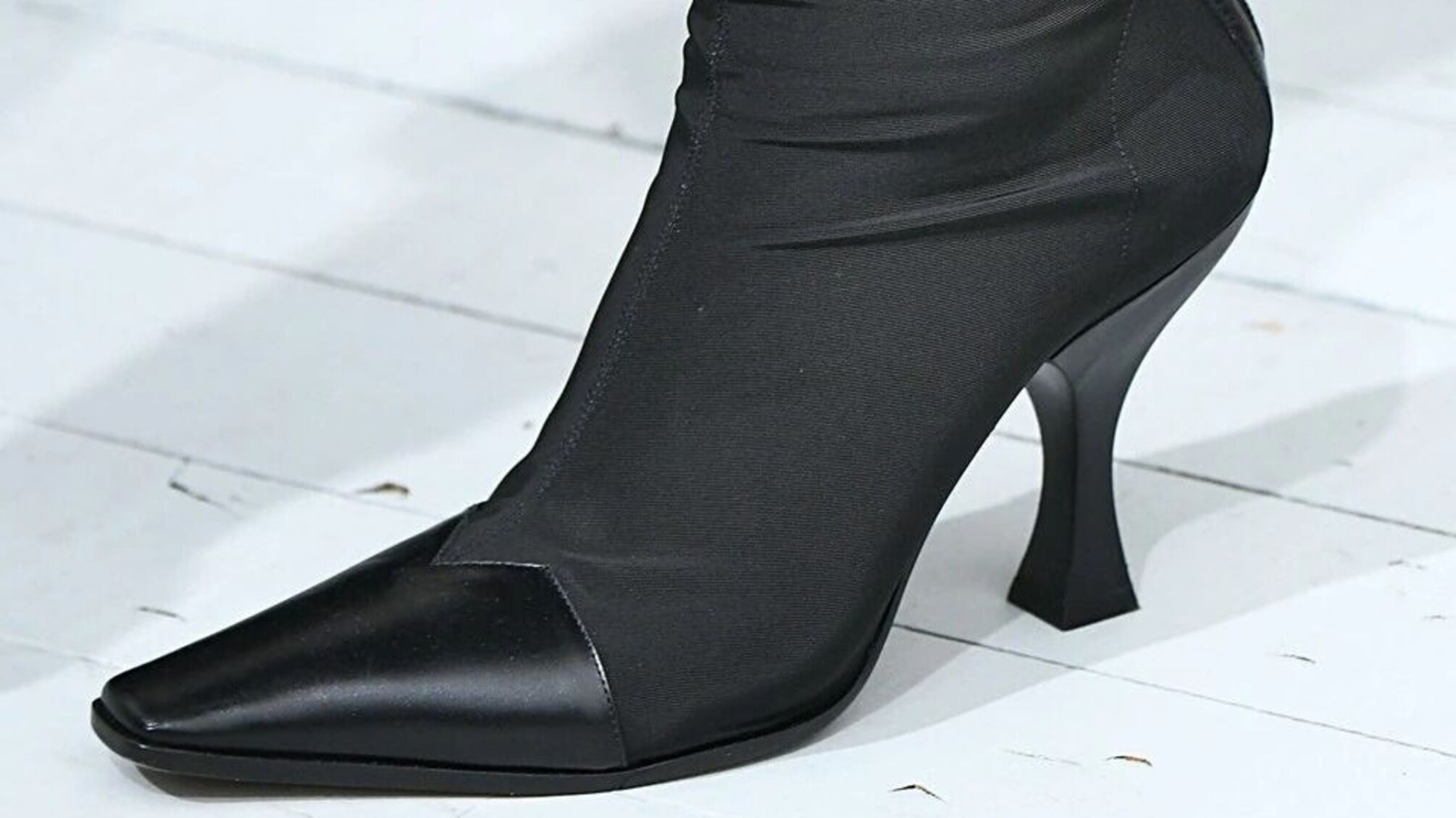 Острый носок – главный тренд: сапоги, которые подходят ко всему