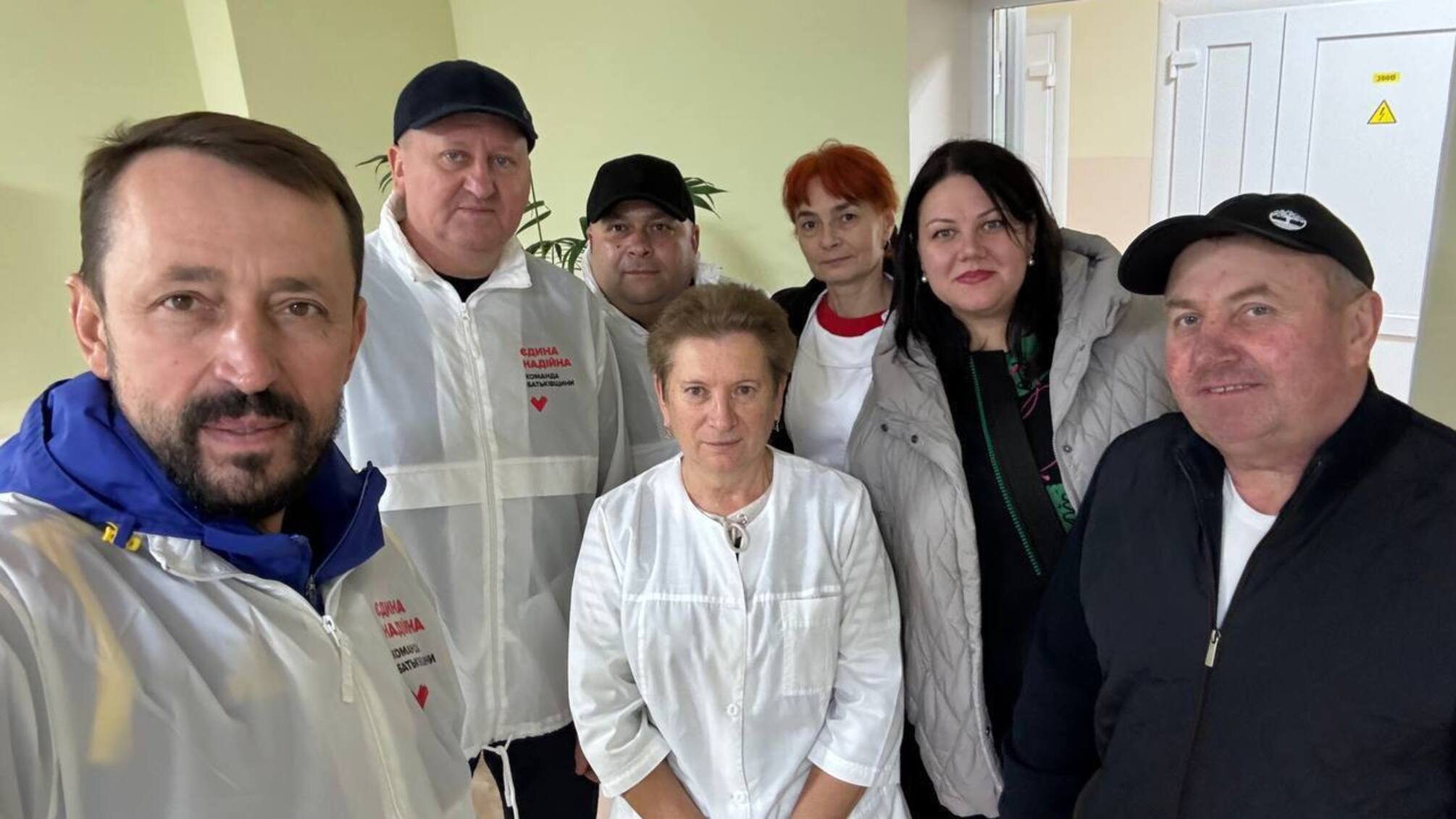 Валерий Дубиль совместно с волонтерами Сумской и Ивано-Франковской областей 'Батькивщины' передает критическую медицину
