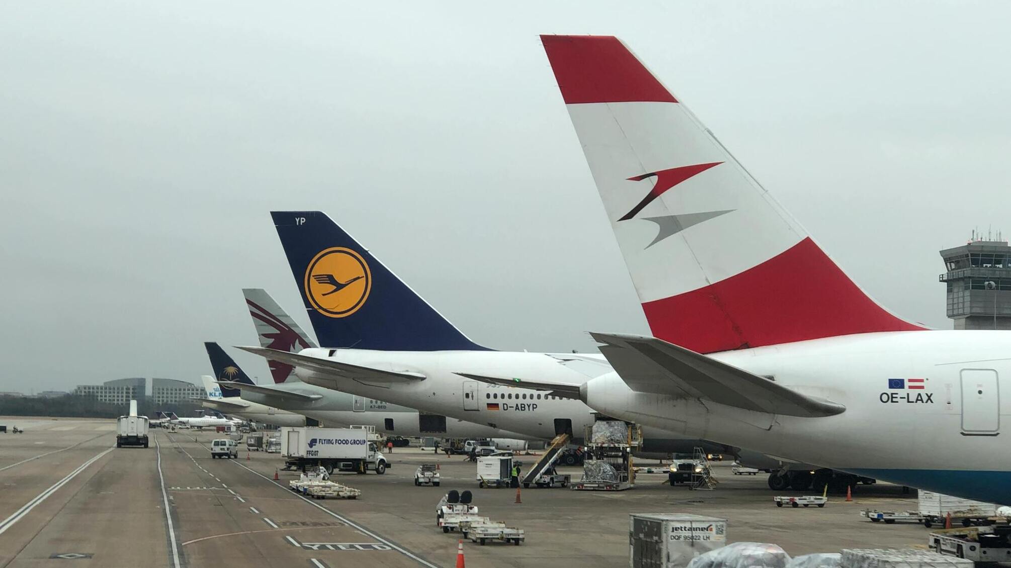 Польоти з українських аеропортів