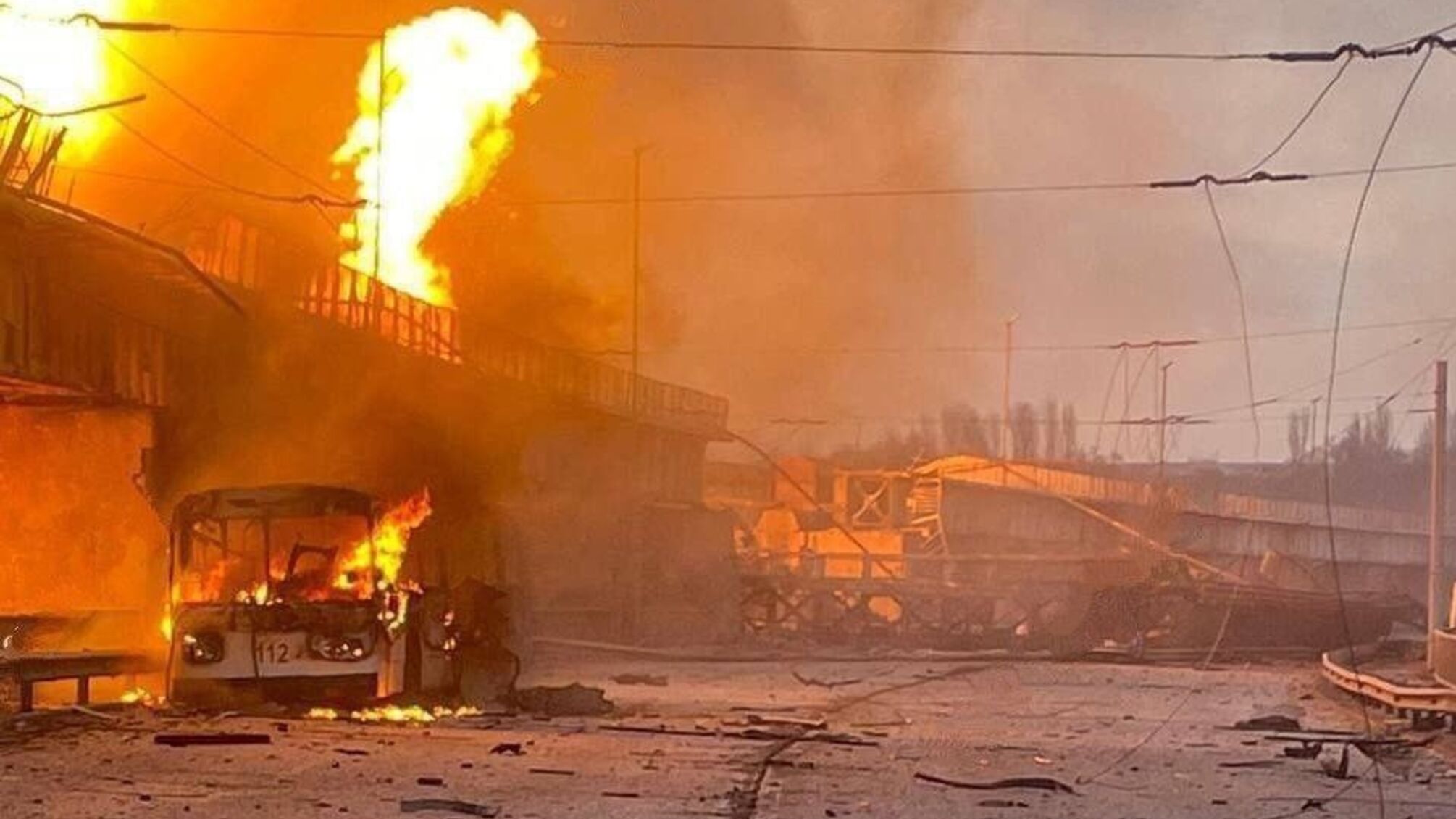 В Херсоне оккупанты из дрона обстреляли гражданский транспорт