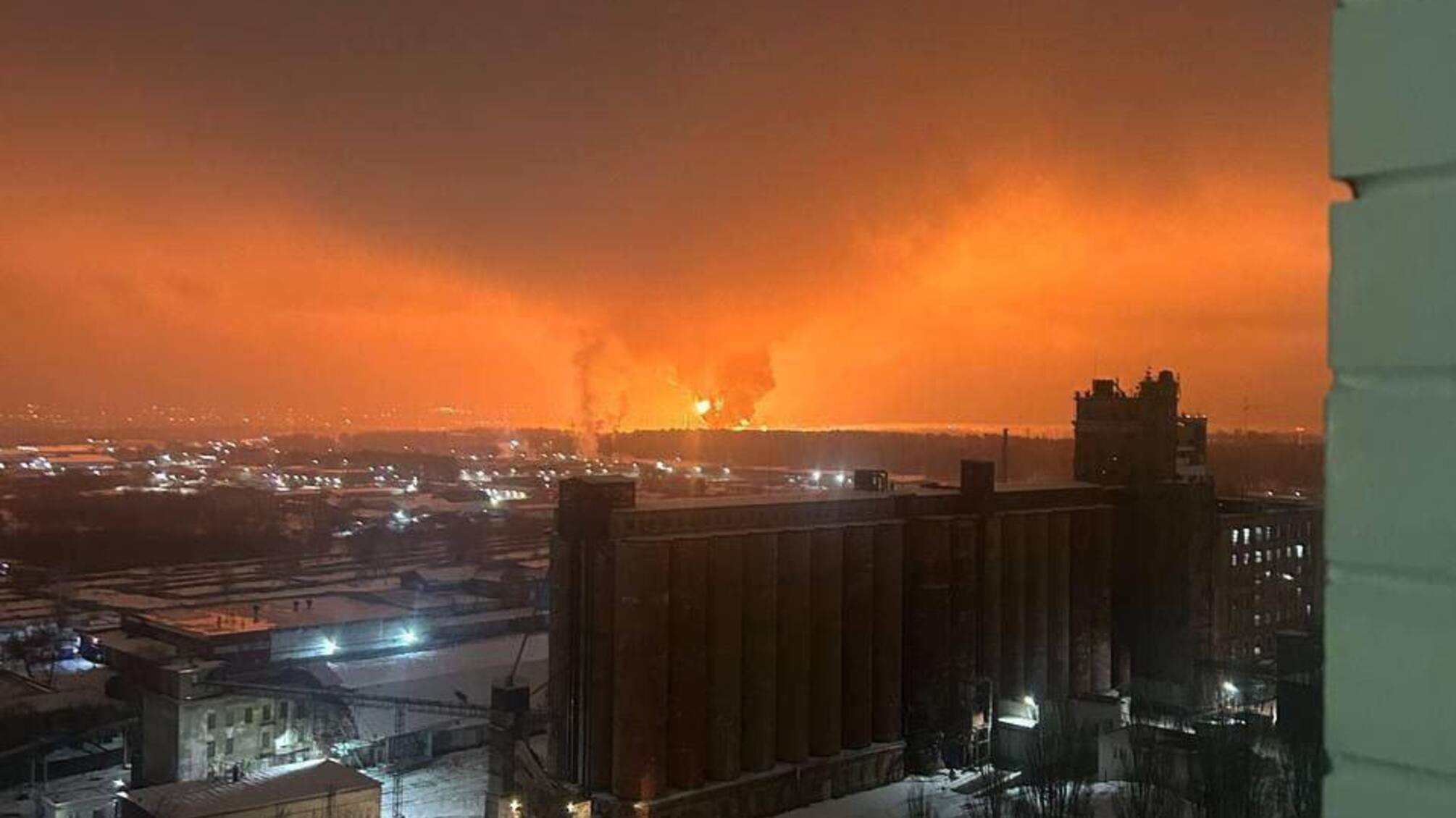 Взрывы в Фокинском районе и их последствия для нефтебазы